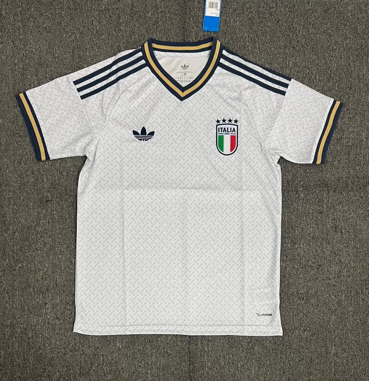 Camiseta de casa de Italia