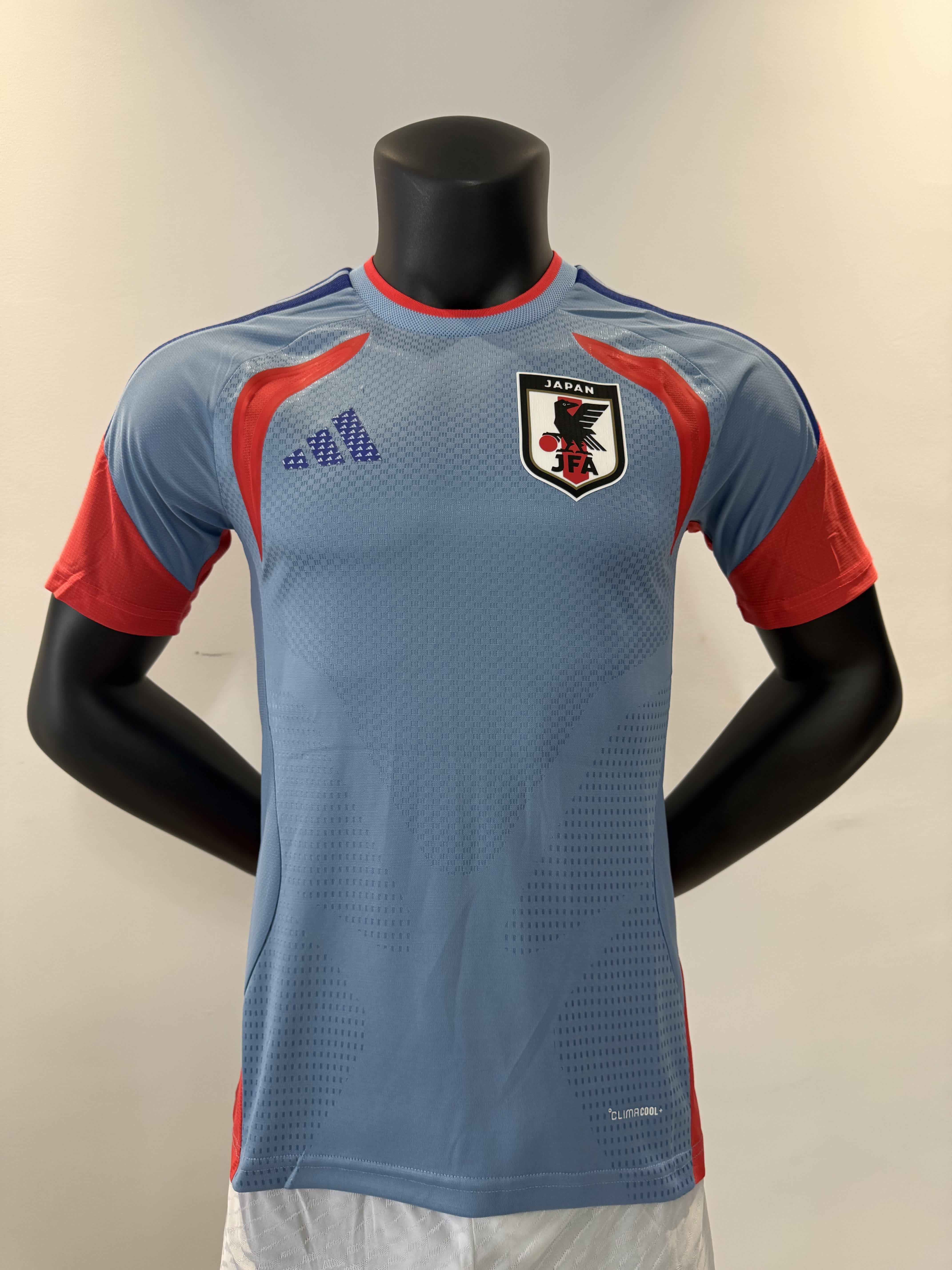 Camiseta de visita de Japón (edición retro arcoíris)
