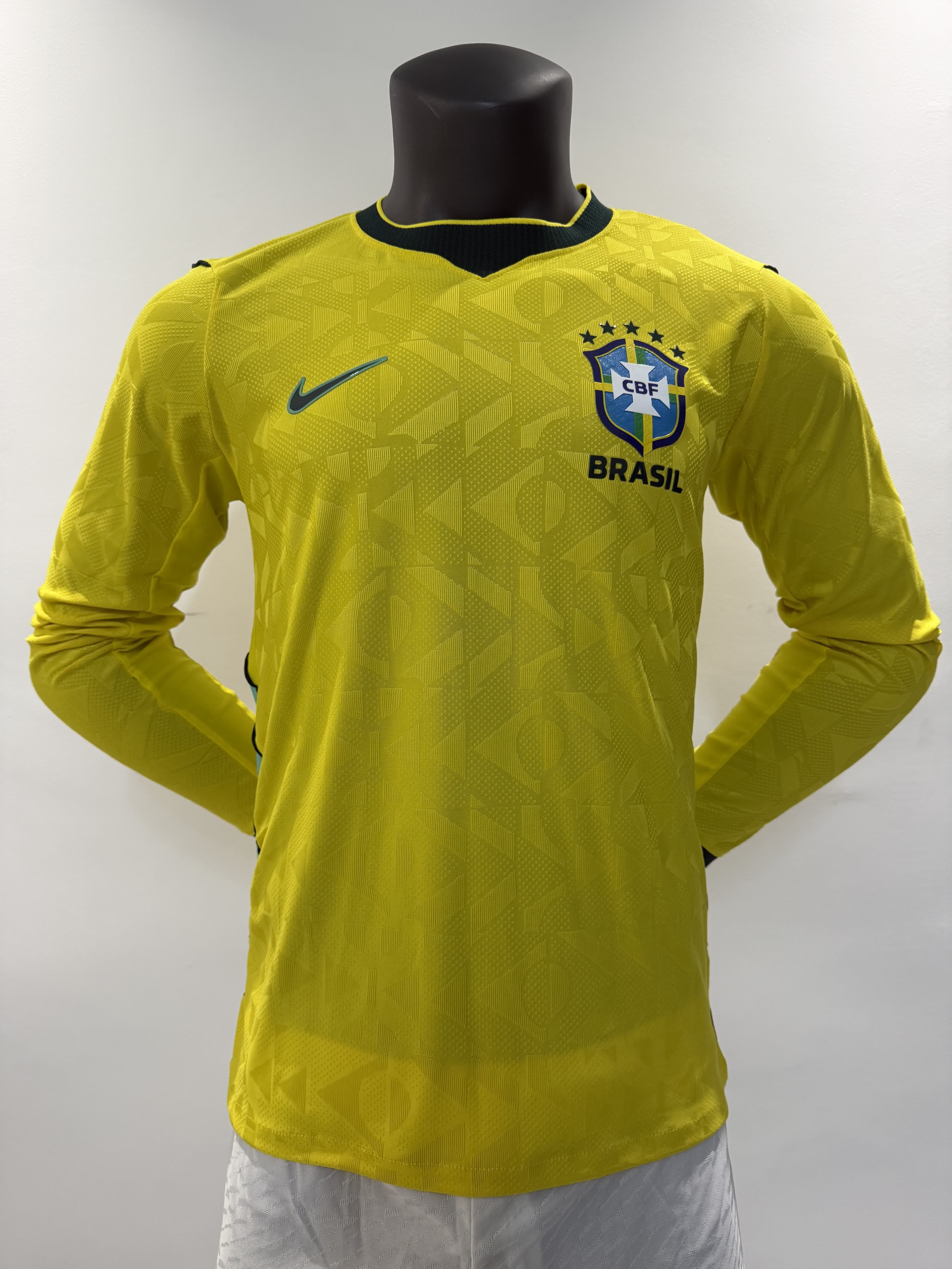Camiseta de casa de Brasil 1