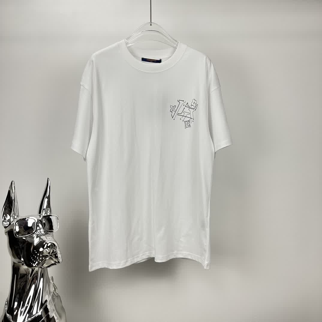 LV1048