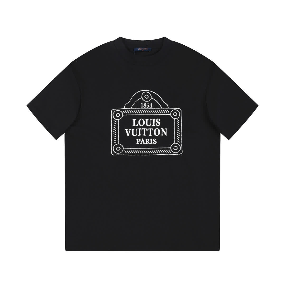 LV1137