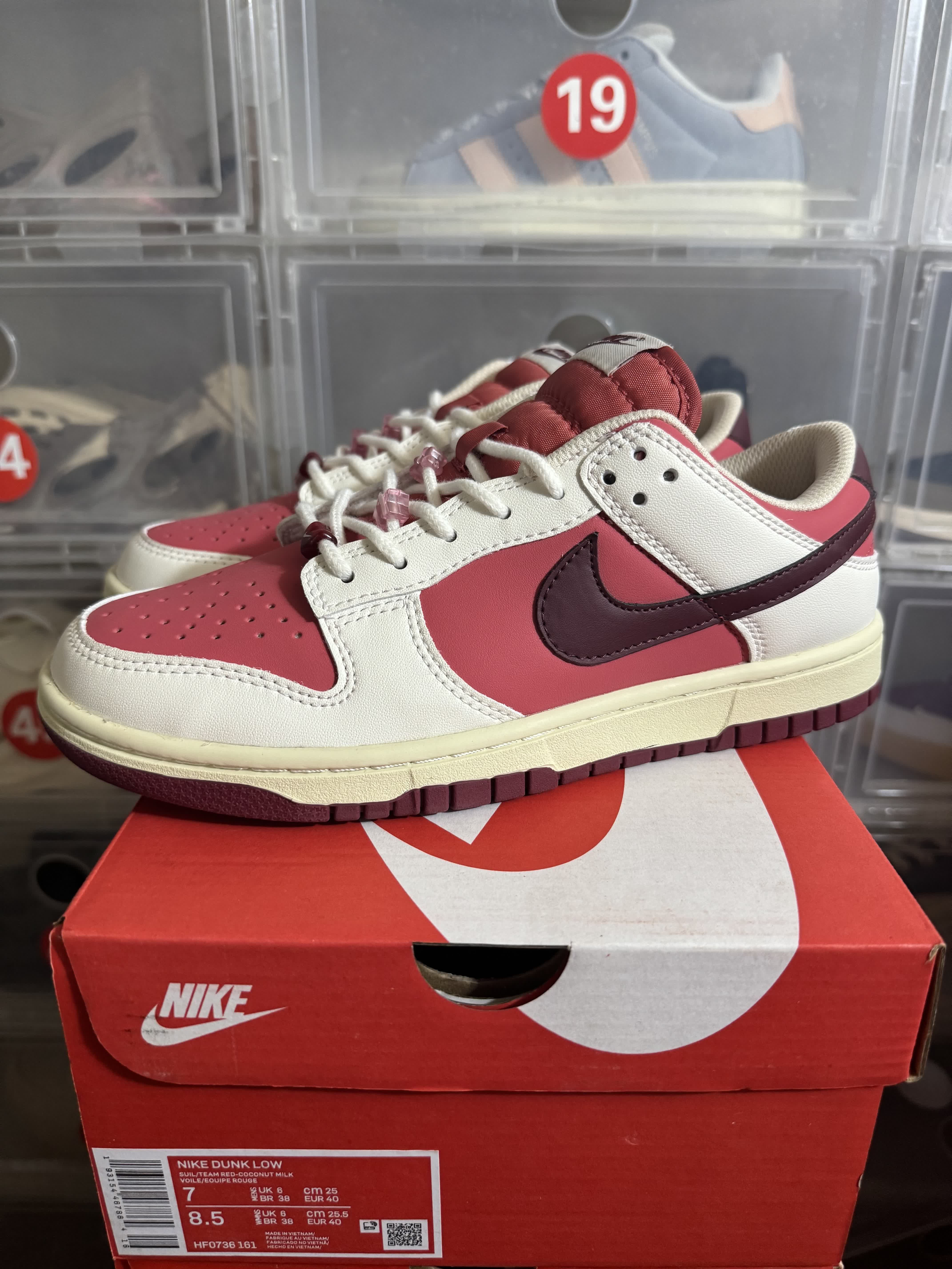 Nike Dunk Low × Supreme