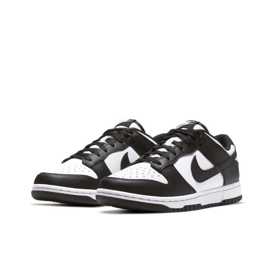 Nike Dunk Low × Supreme