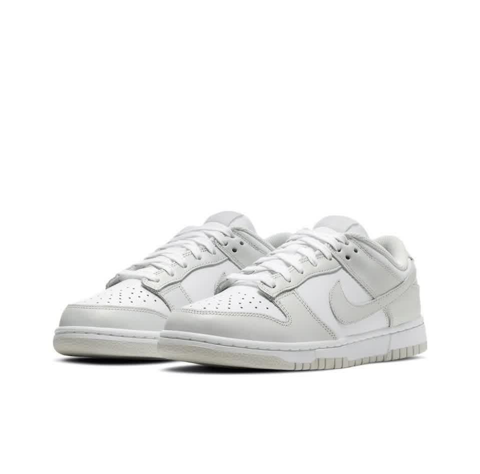Nike Dunk Low × Supreme