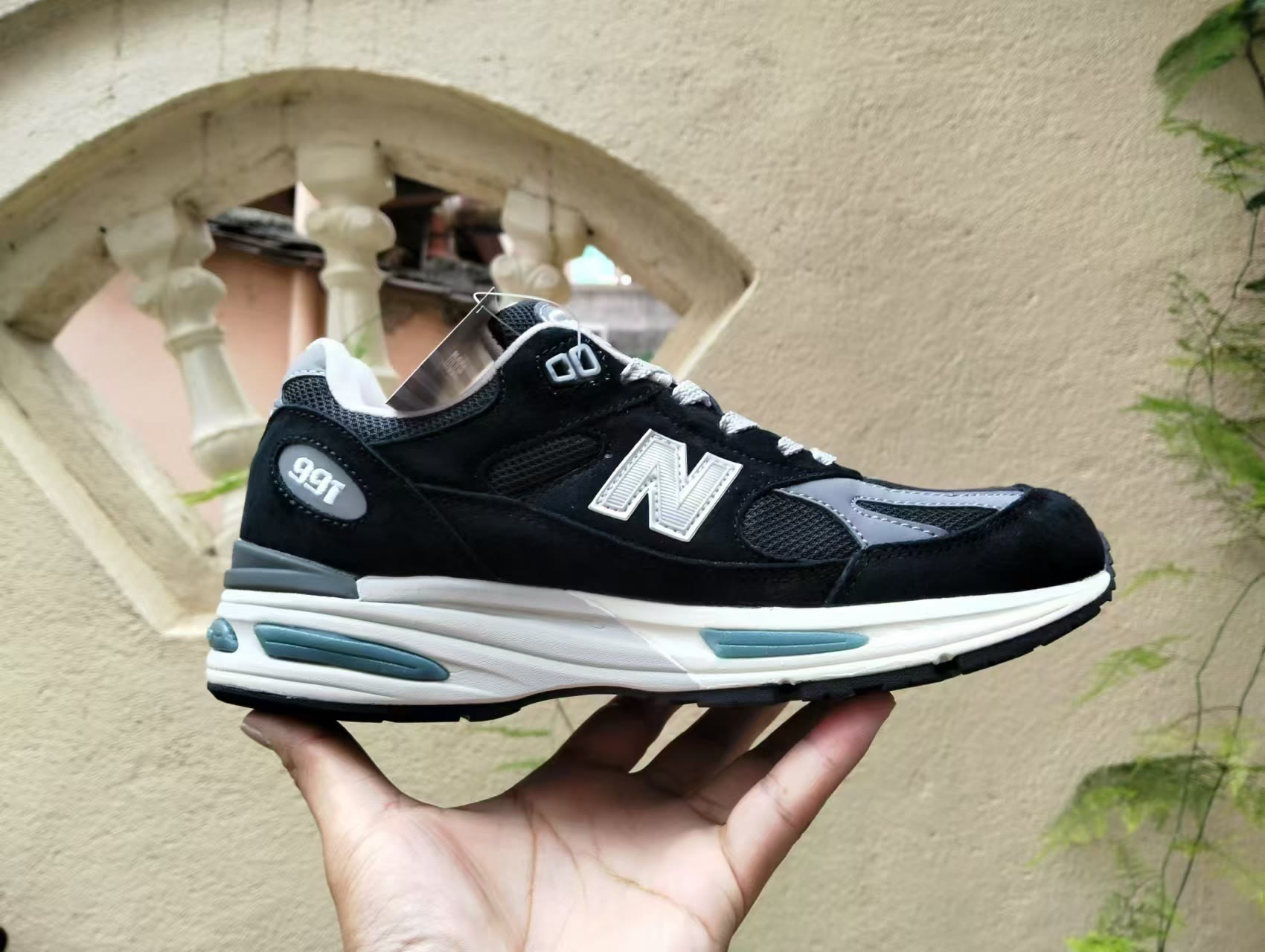 New Balance 991