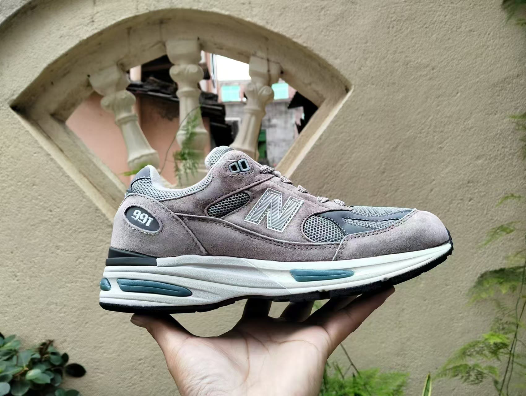 New Balance 991