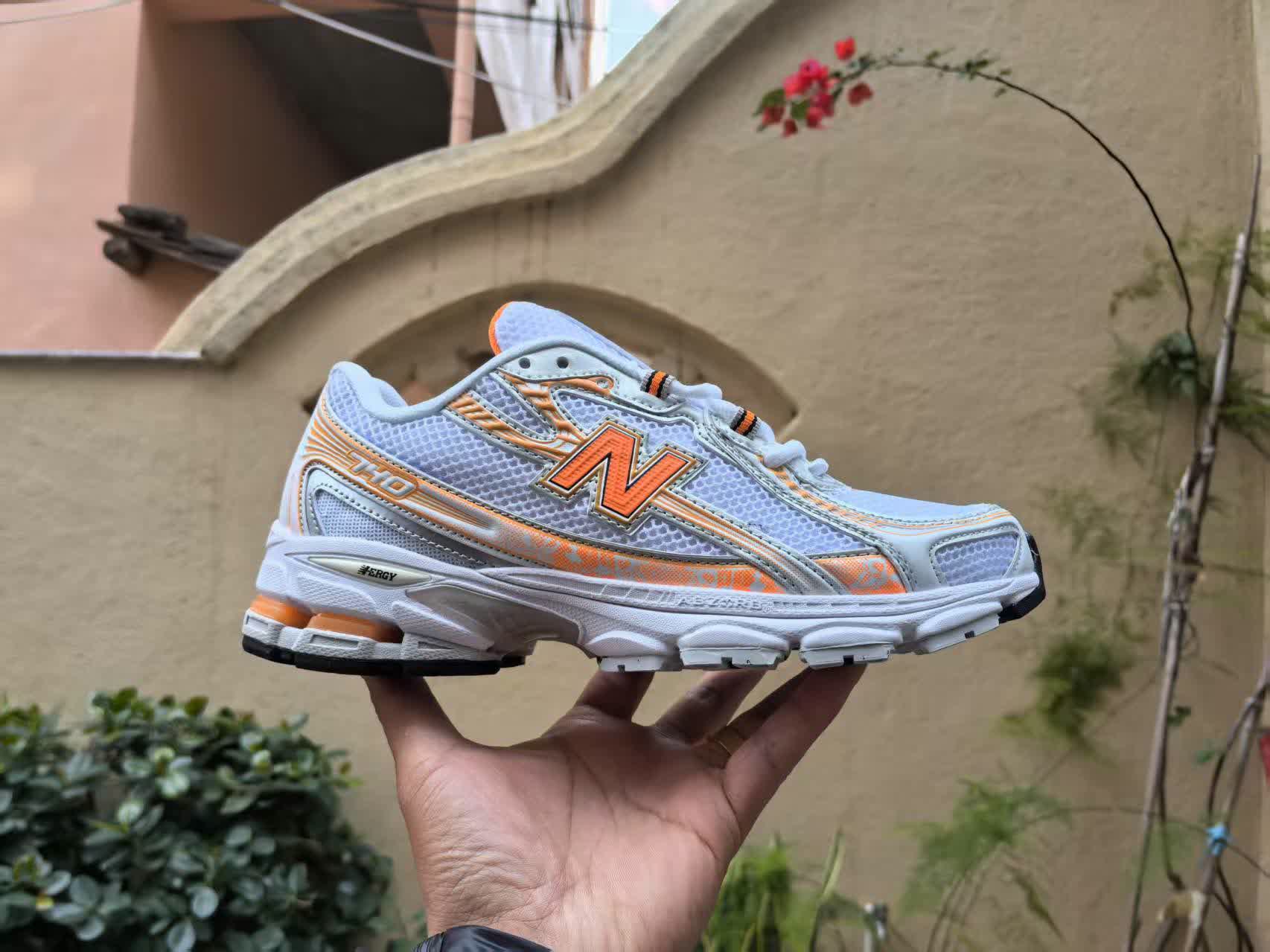 New Balance 740