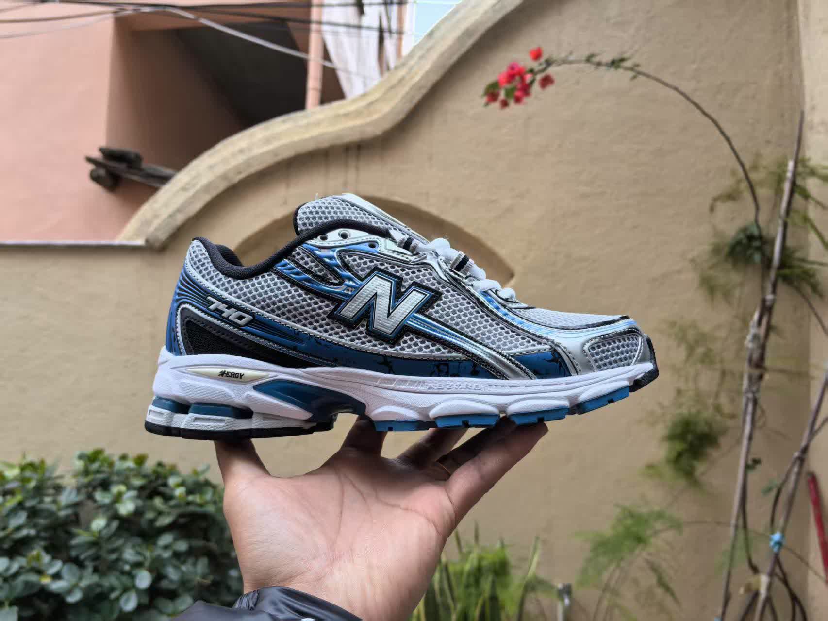 New Balance 740