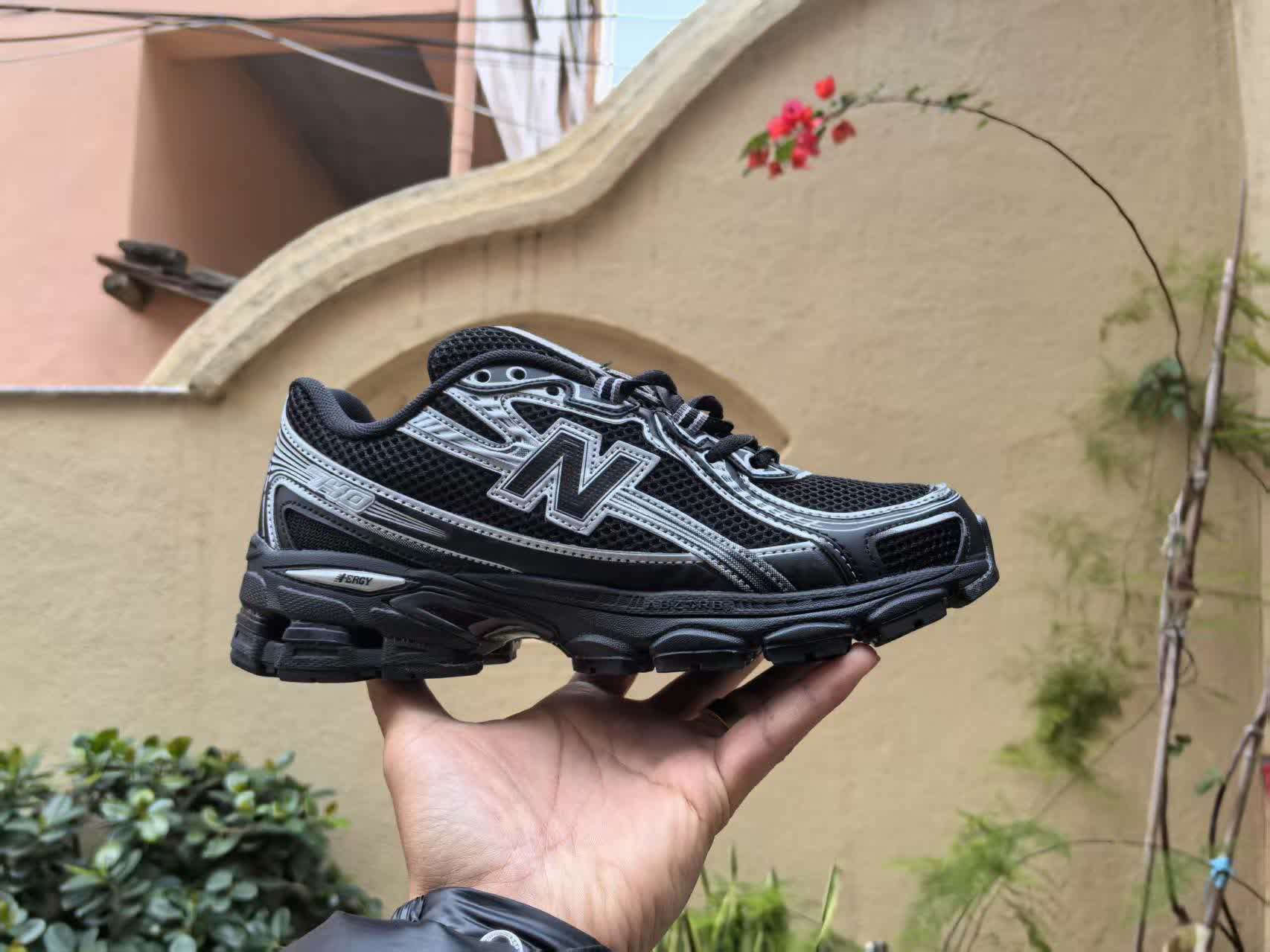 New Balance 740
