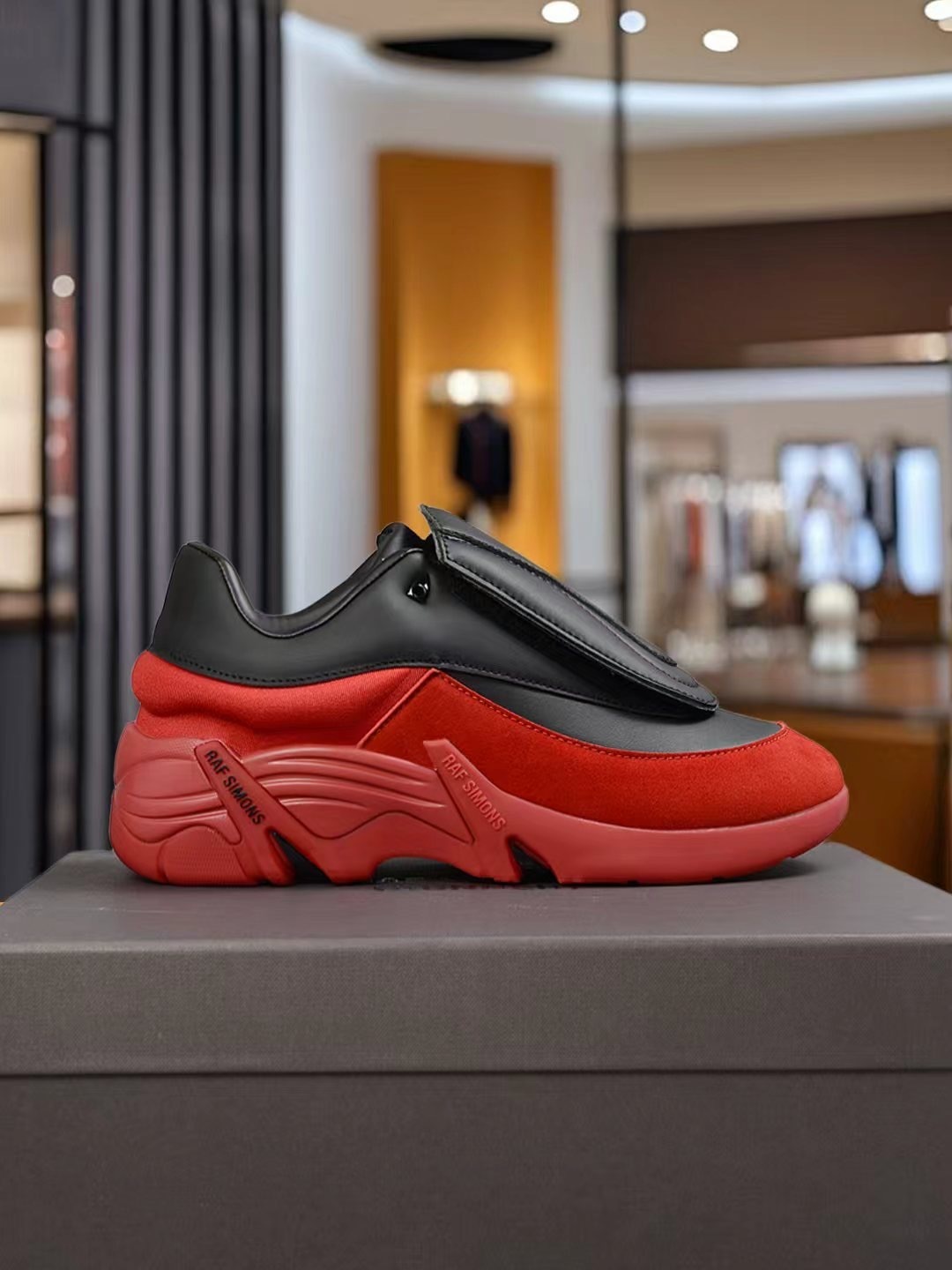 Raf Simons
