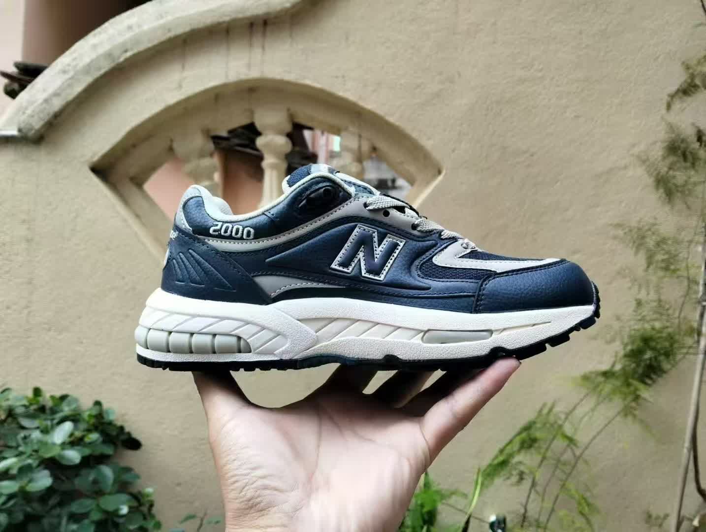 New Balance 2004