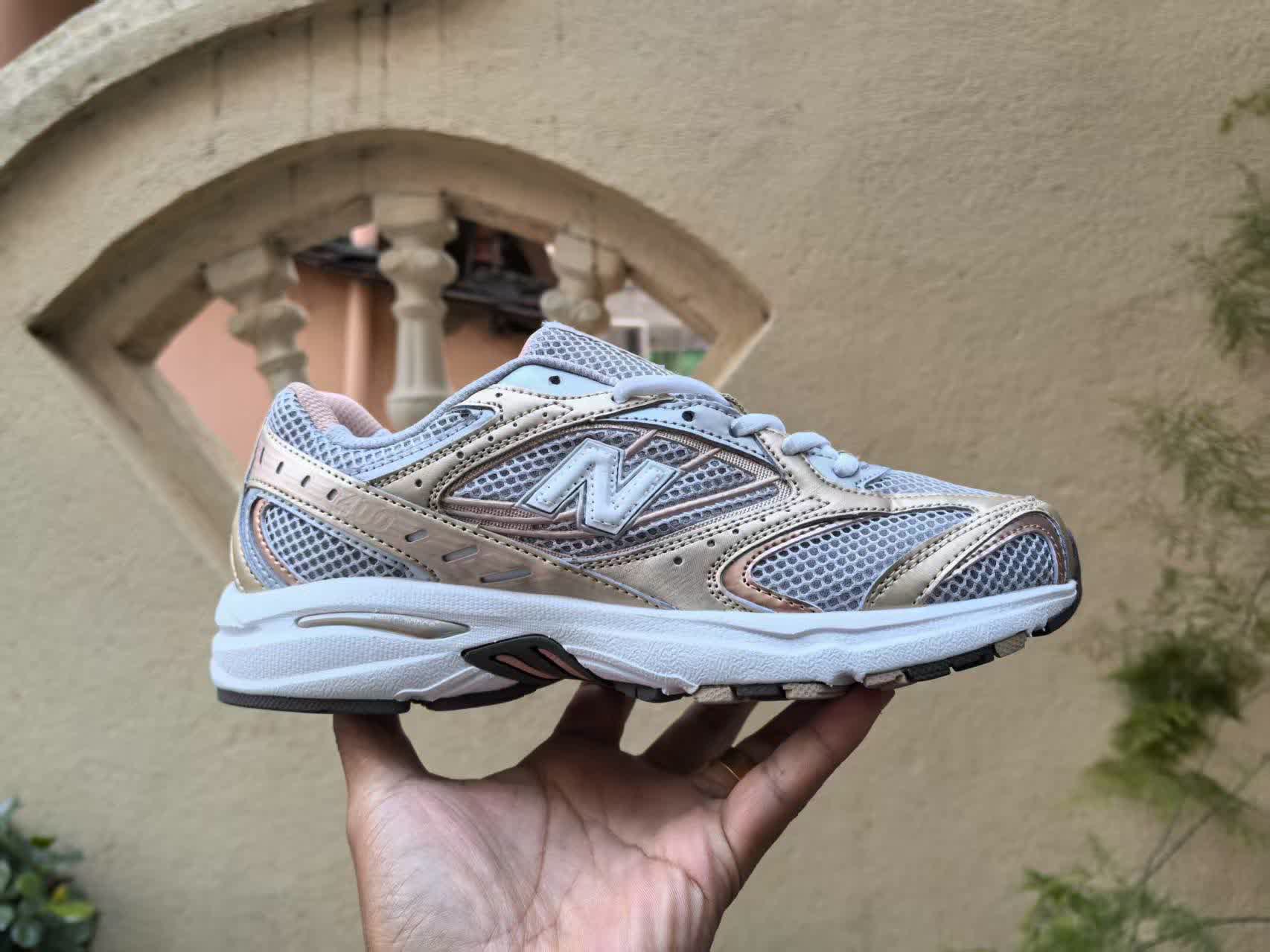 New Balance 400