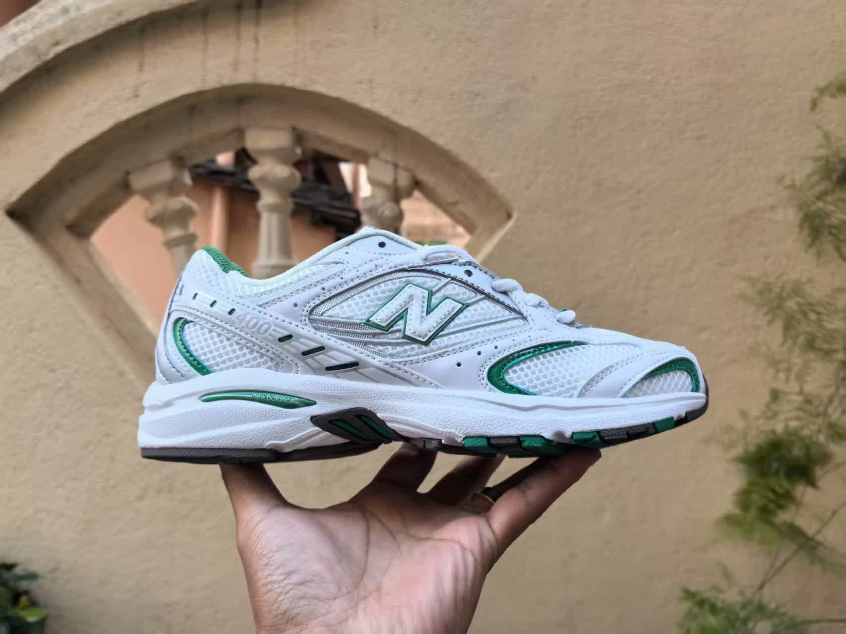 New Balance 400