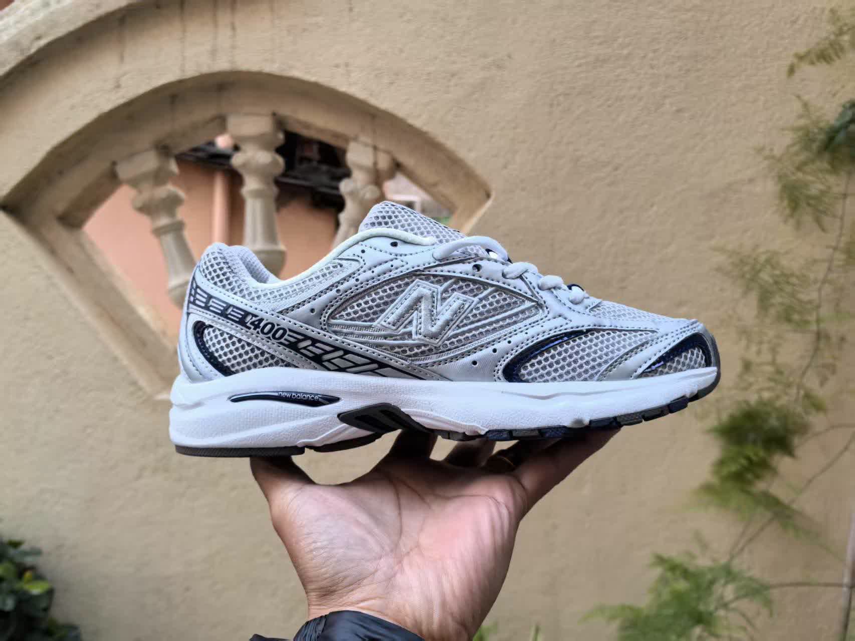 New Balance 400