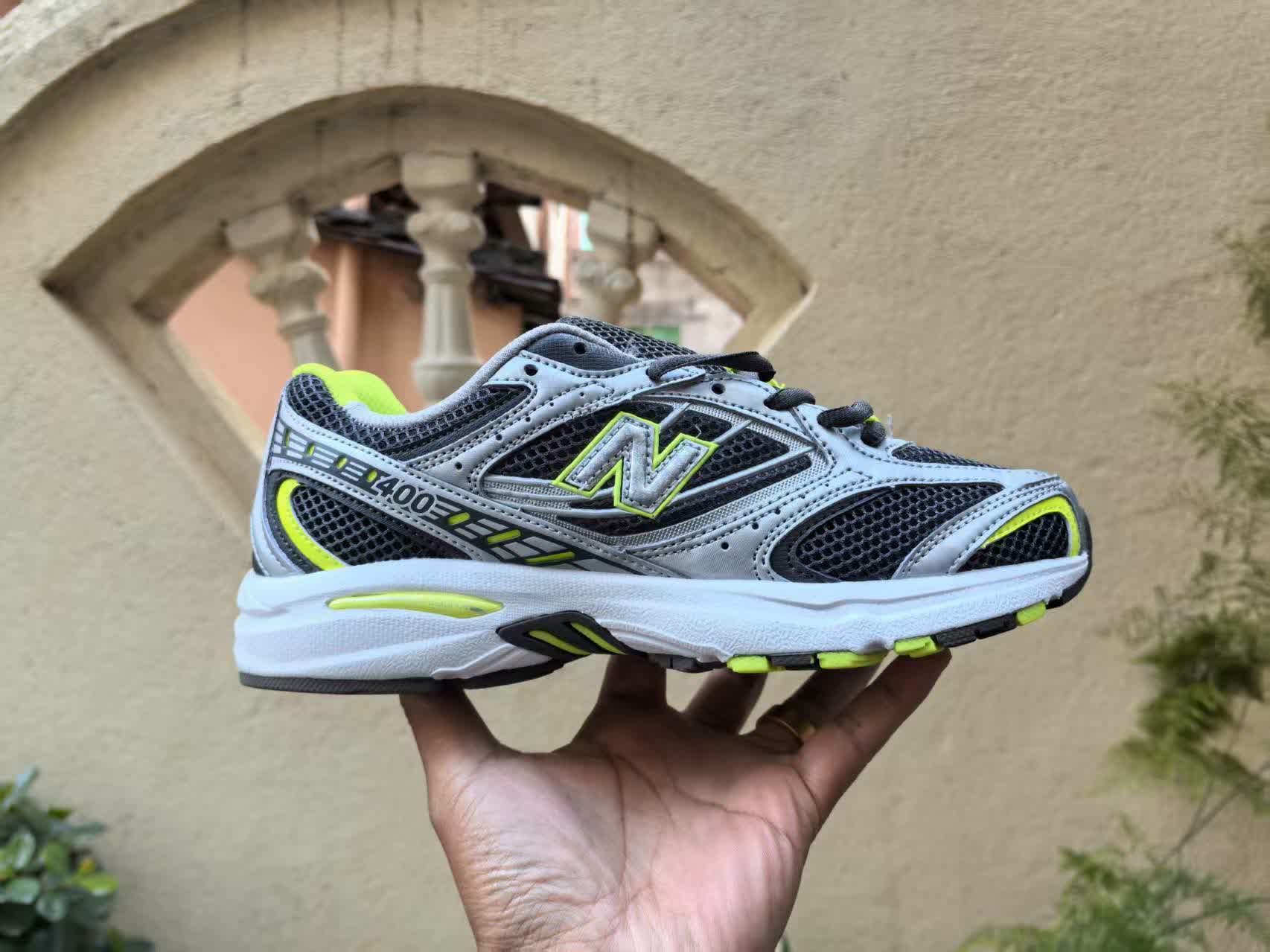 New Balance 400