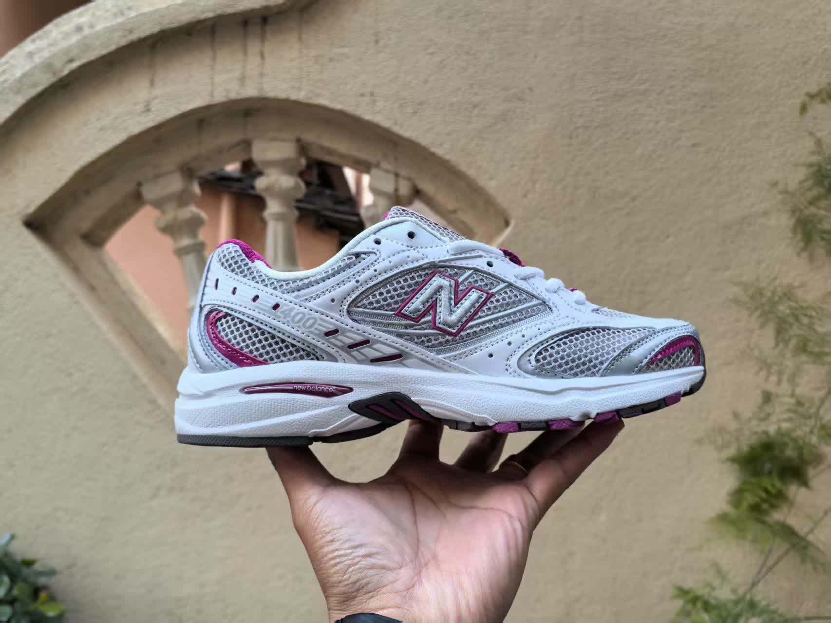 New Balance 400