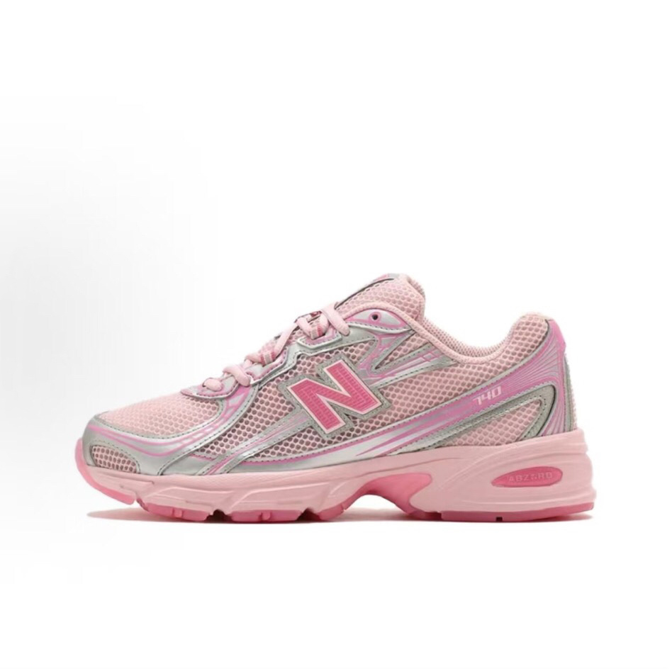 New Balance 740