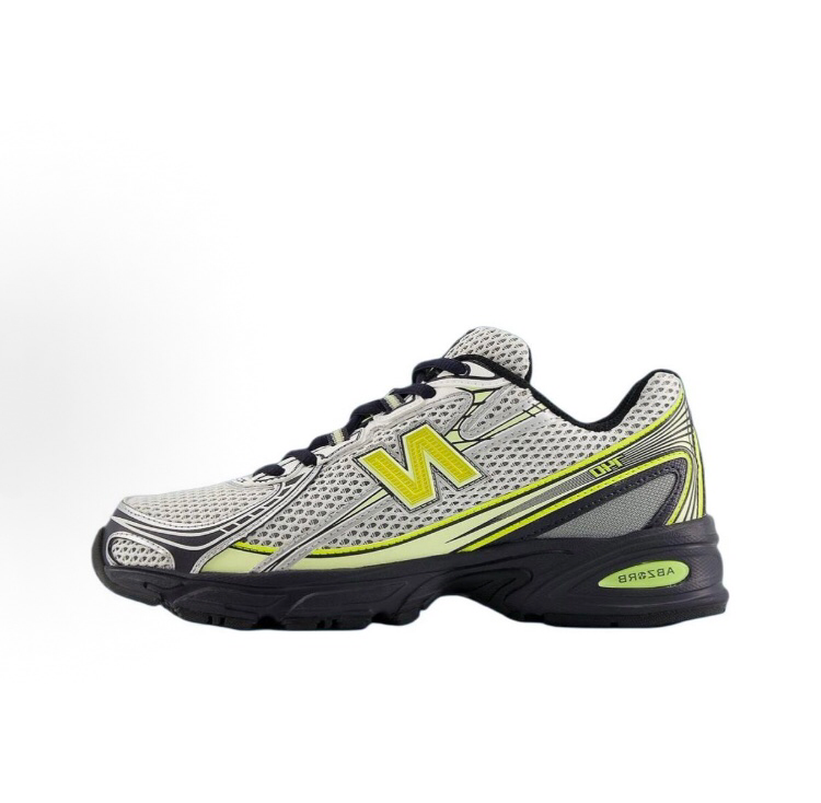 New Balance 740