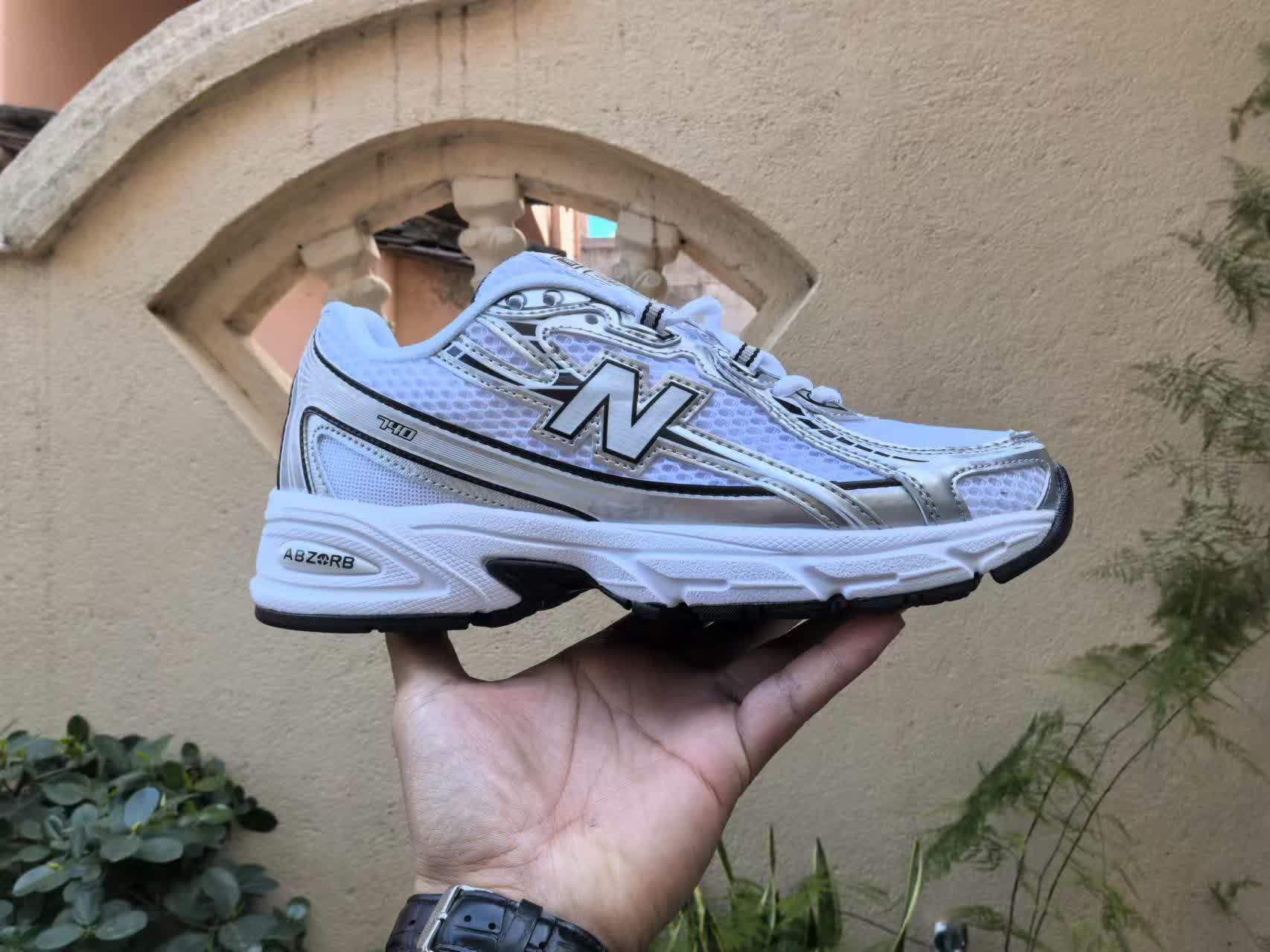 New Balance 740