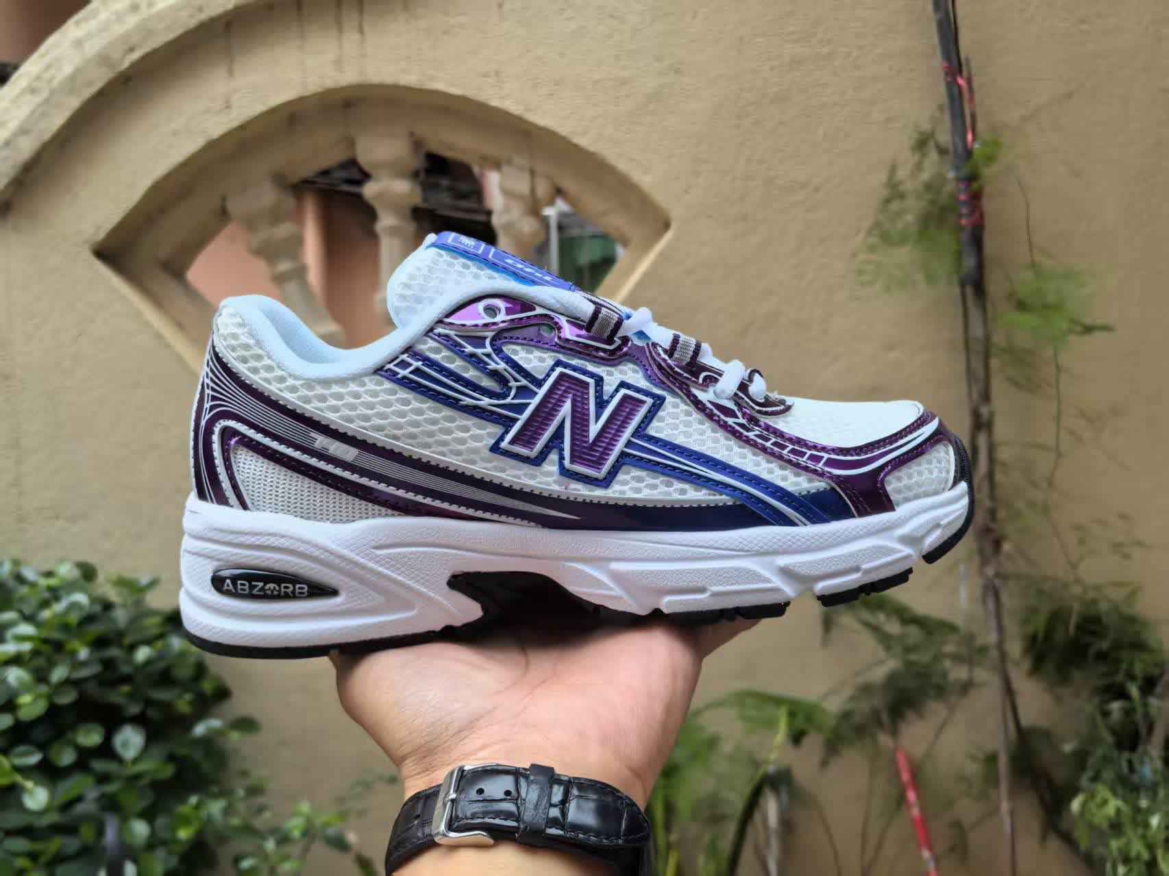 New Balance 740
