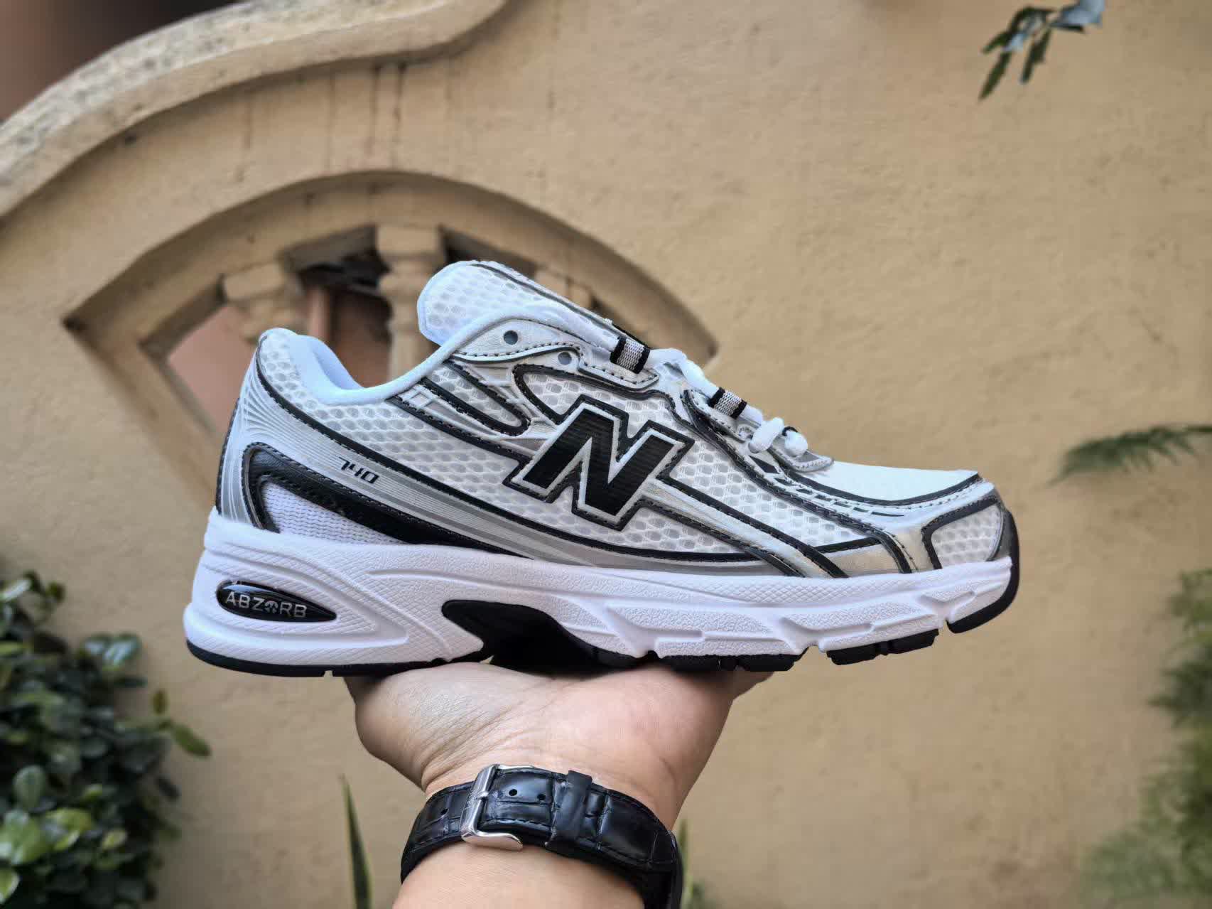 New Balance 740