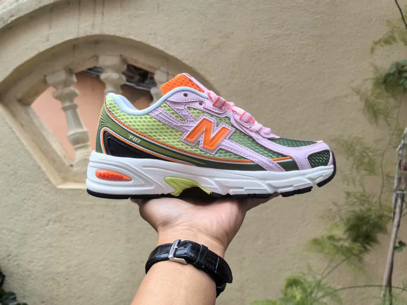 New Balance 740