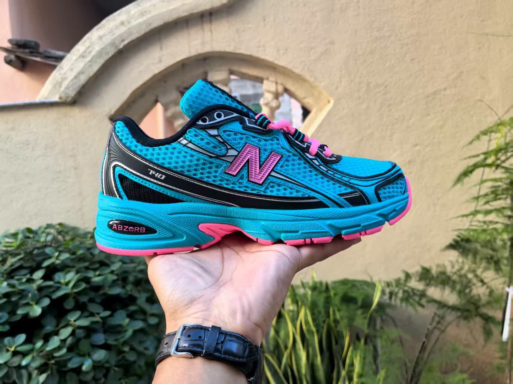 New Balance 740