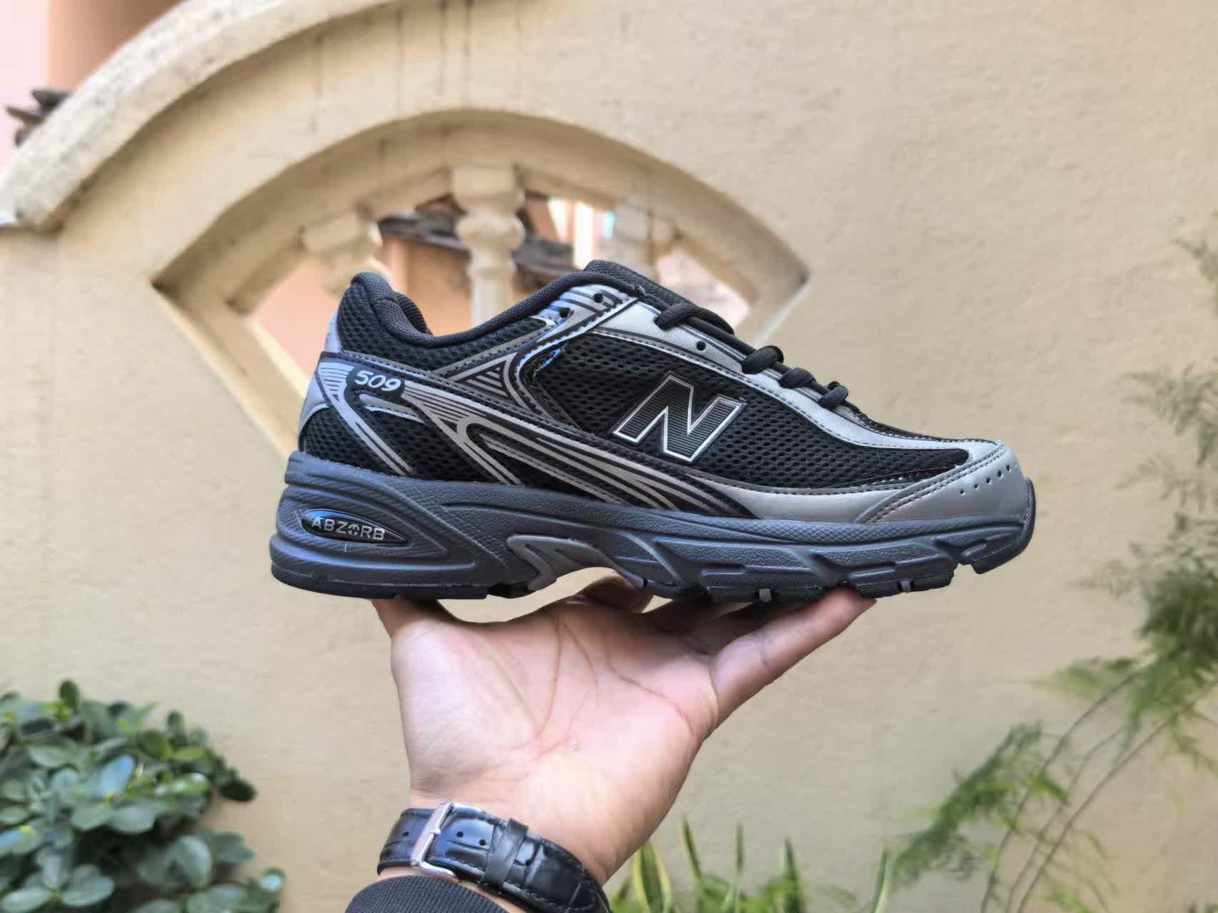 New Balance 565