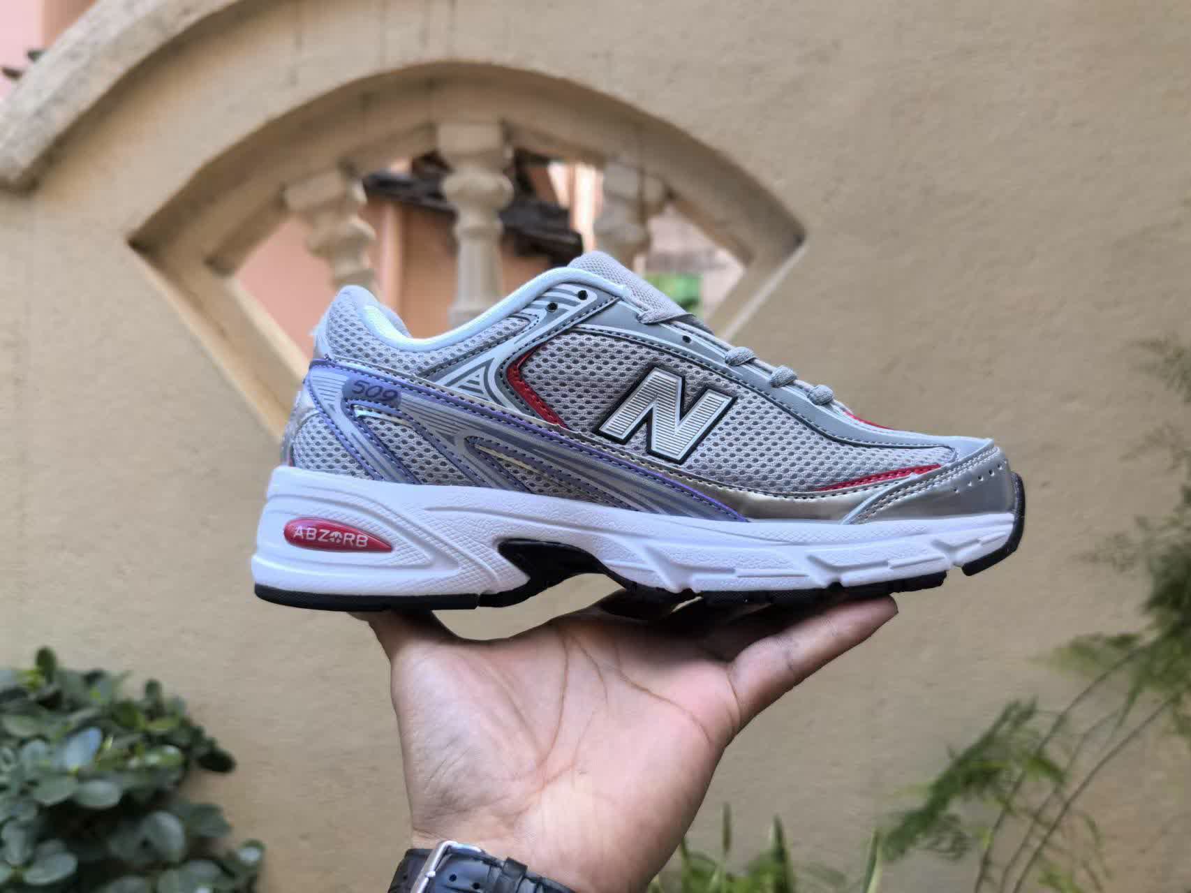 New Balance 565