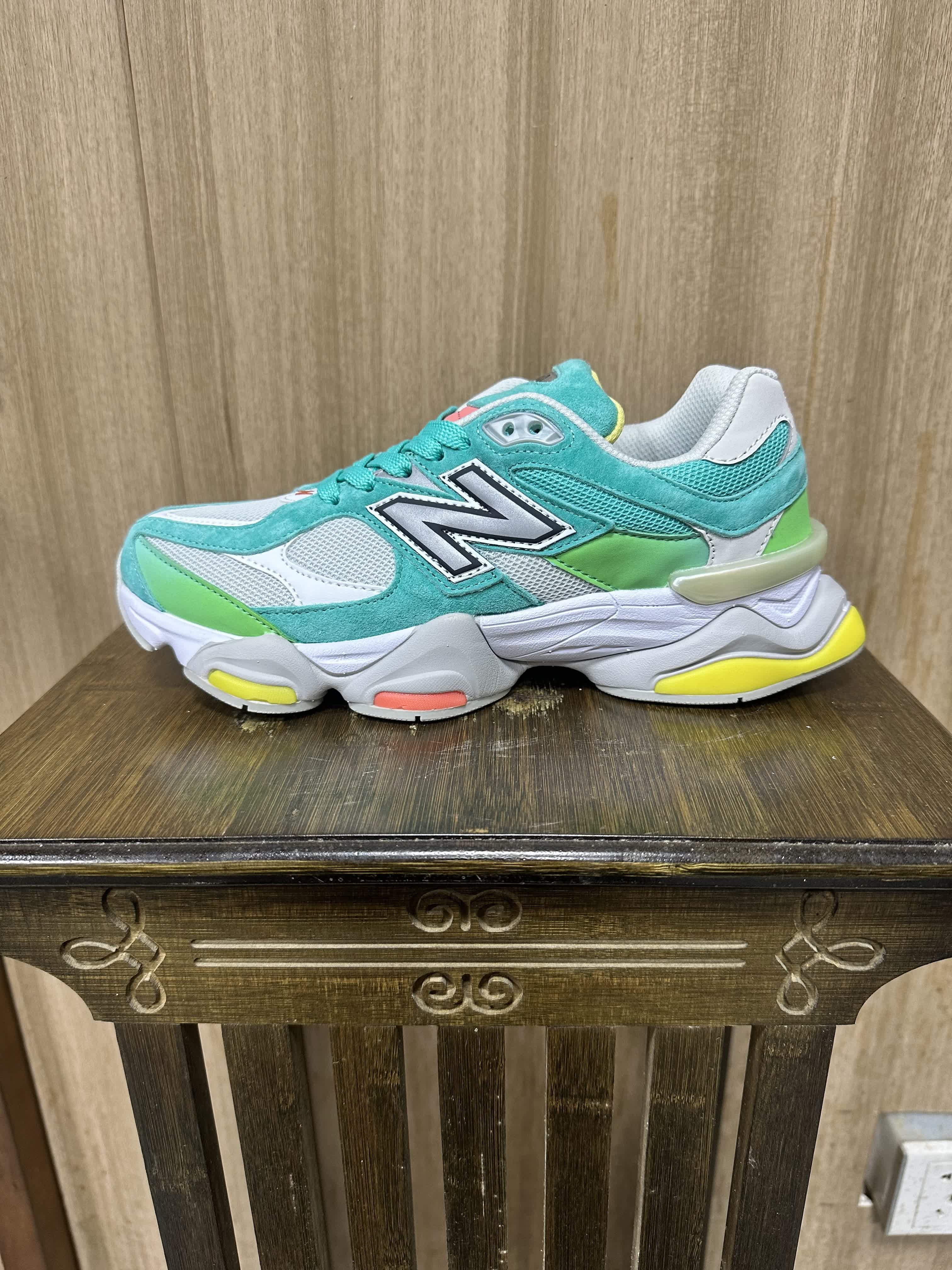 New Balance 9060