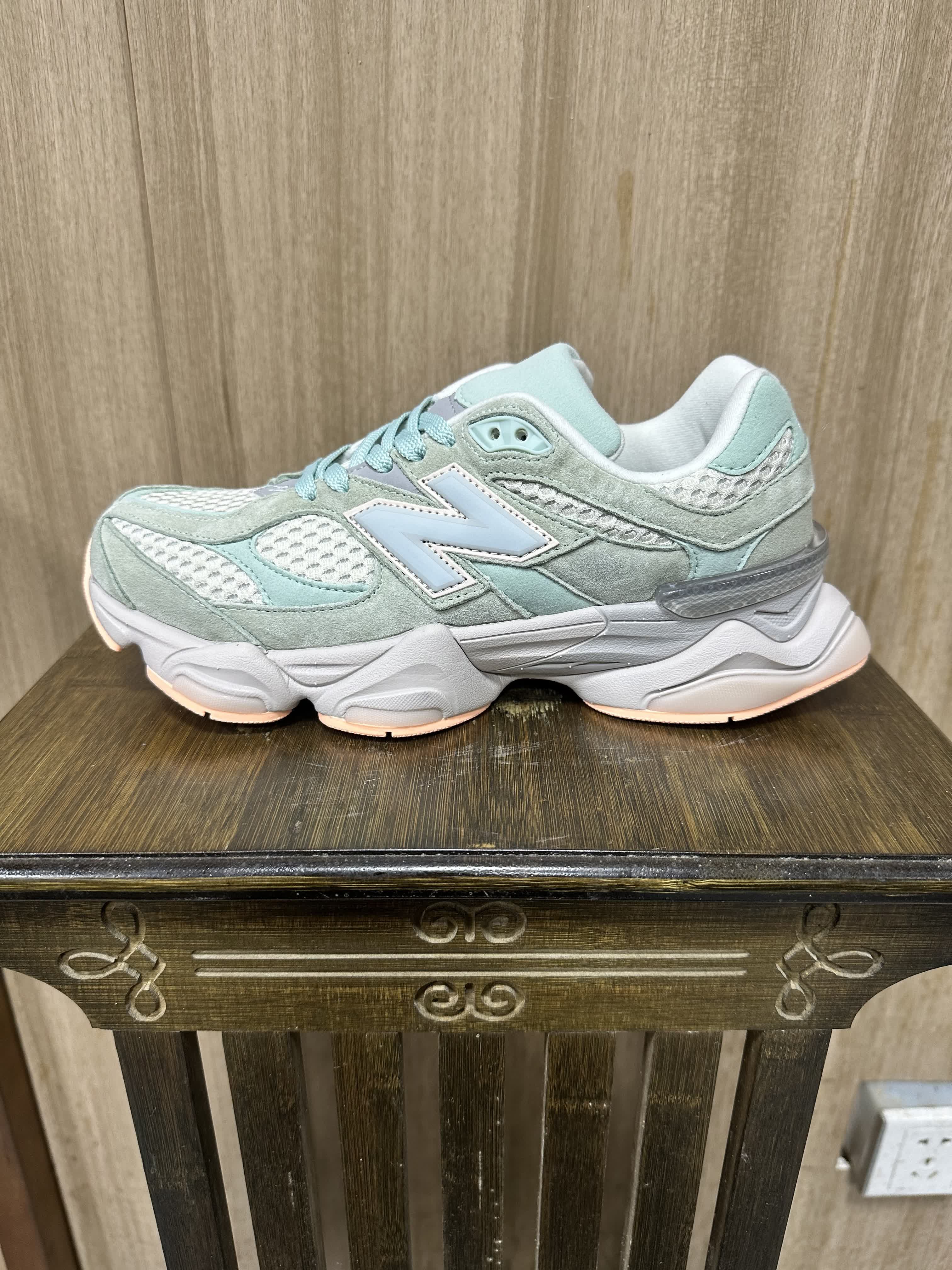 New Balance 9060