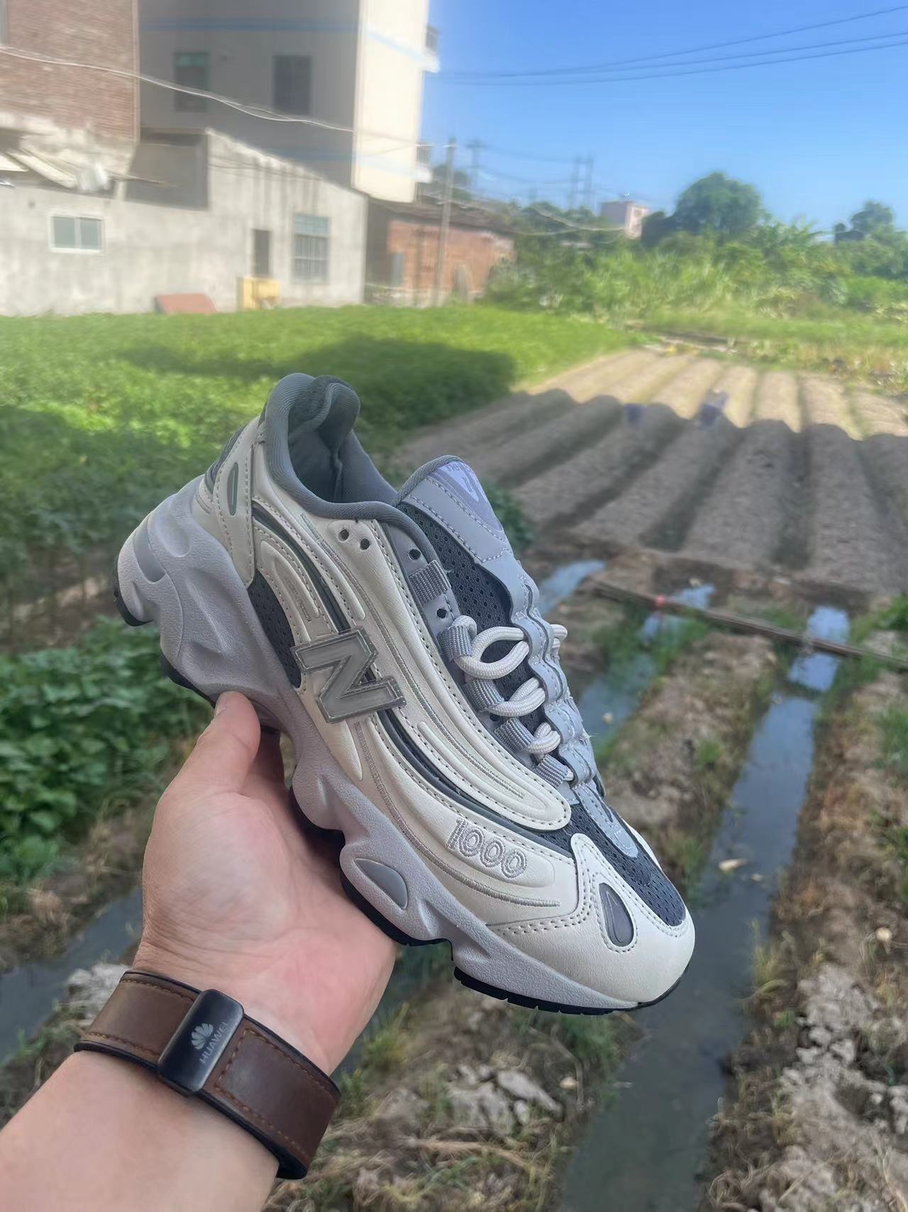 New Balance 1000