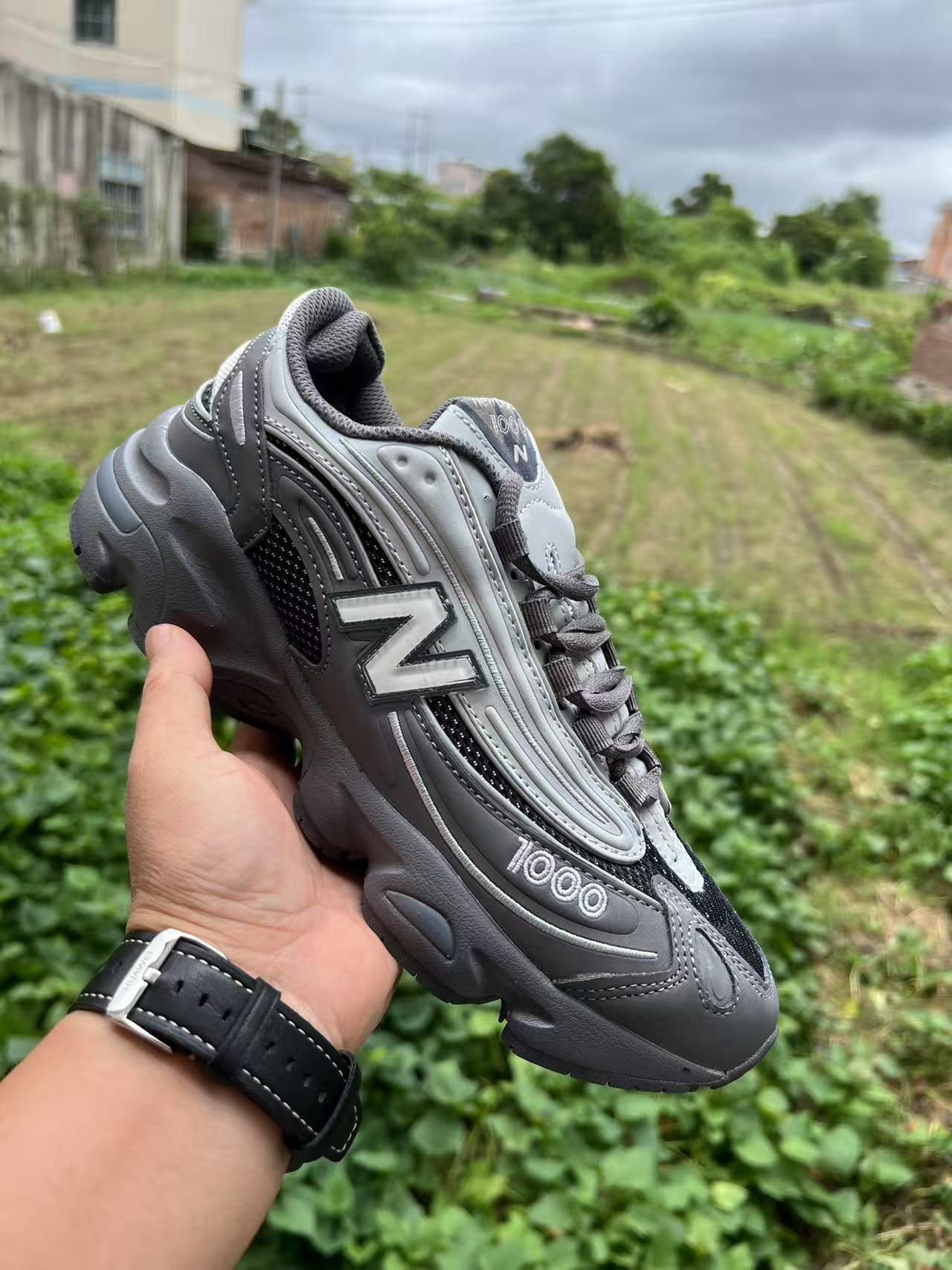 New Balance 1000