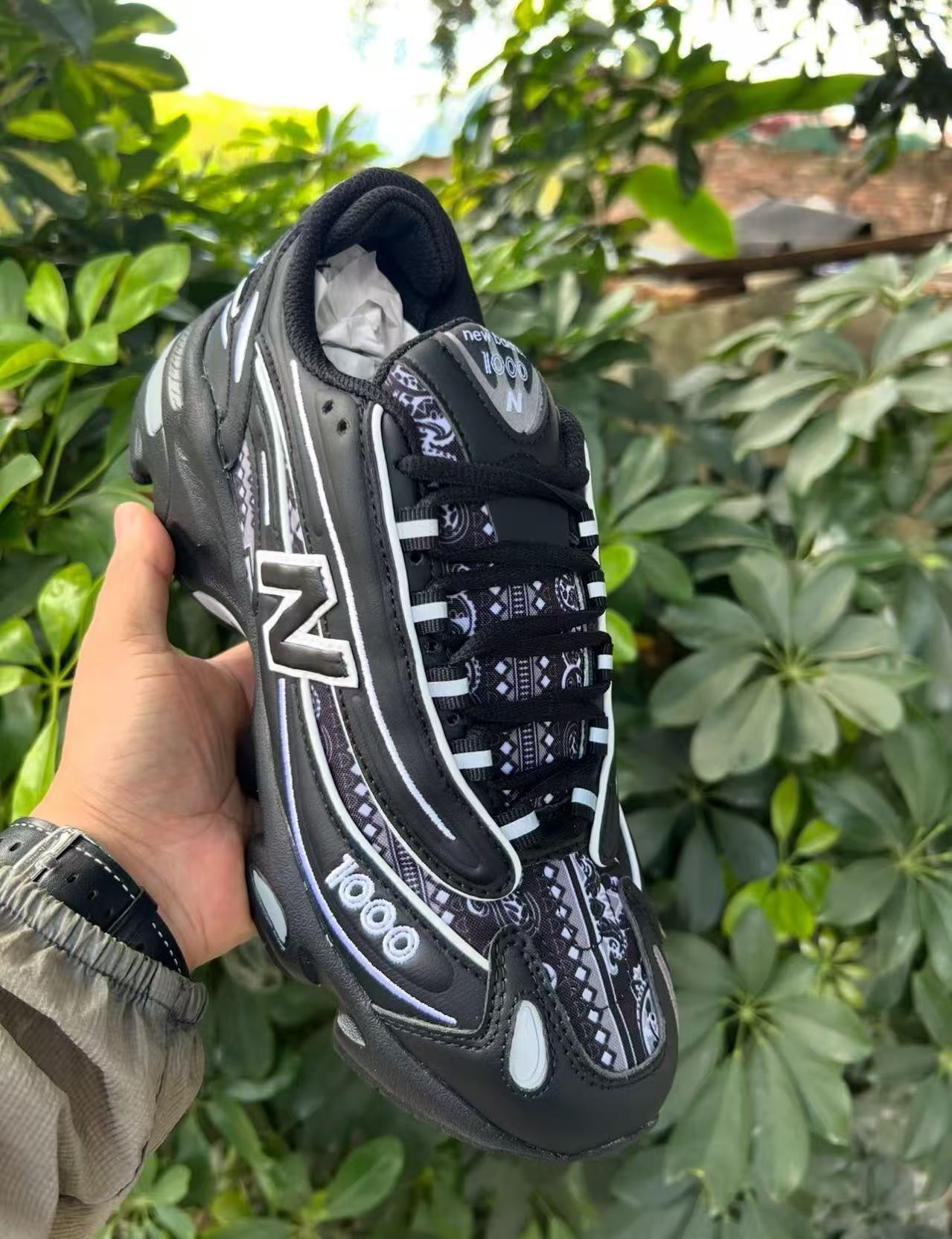 New Balance 1000