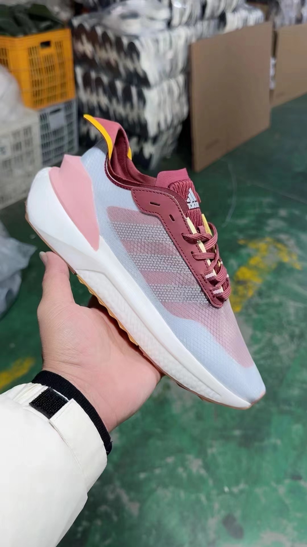 adidas Avryn