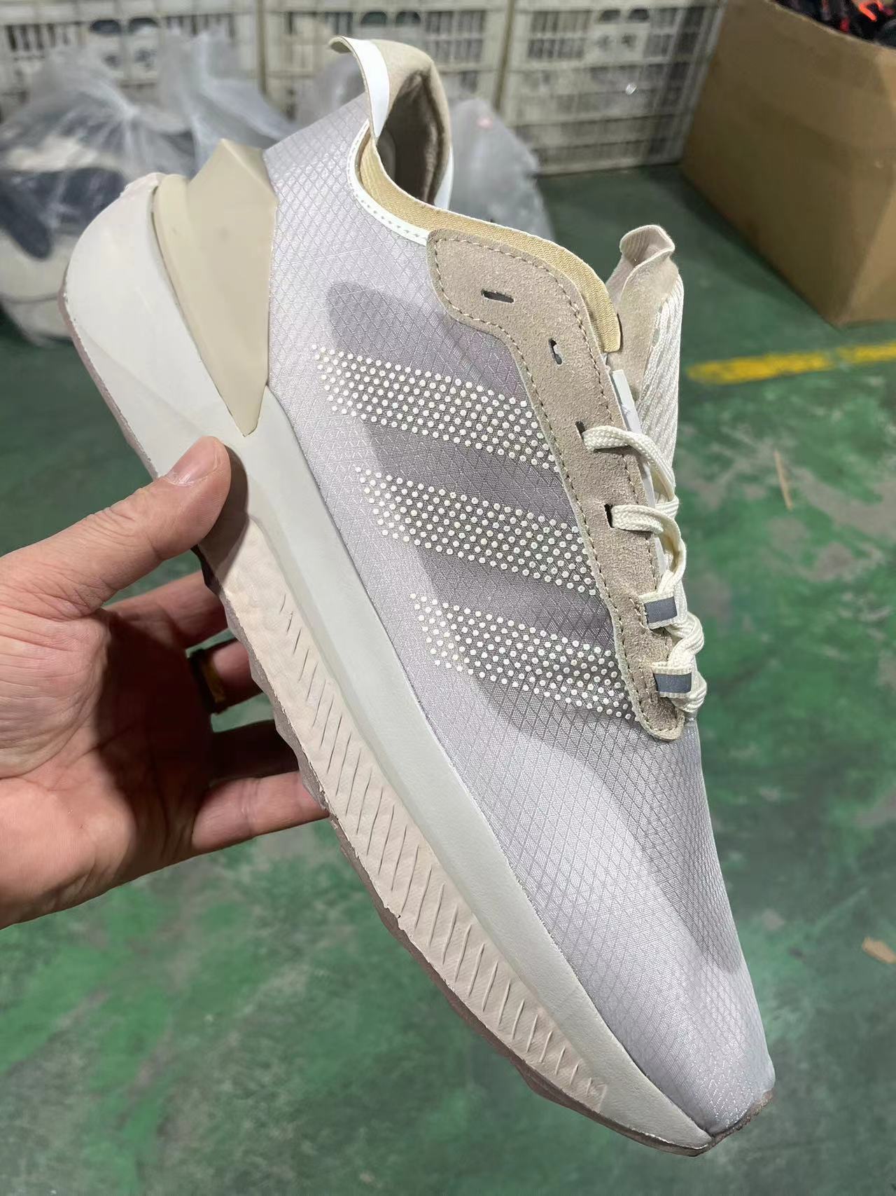 adidas Avryn