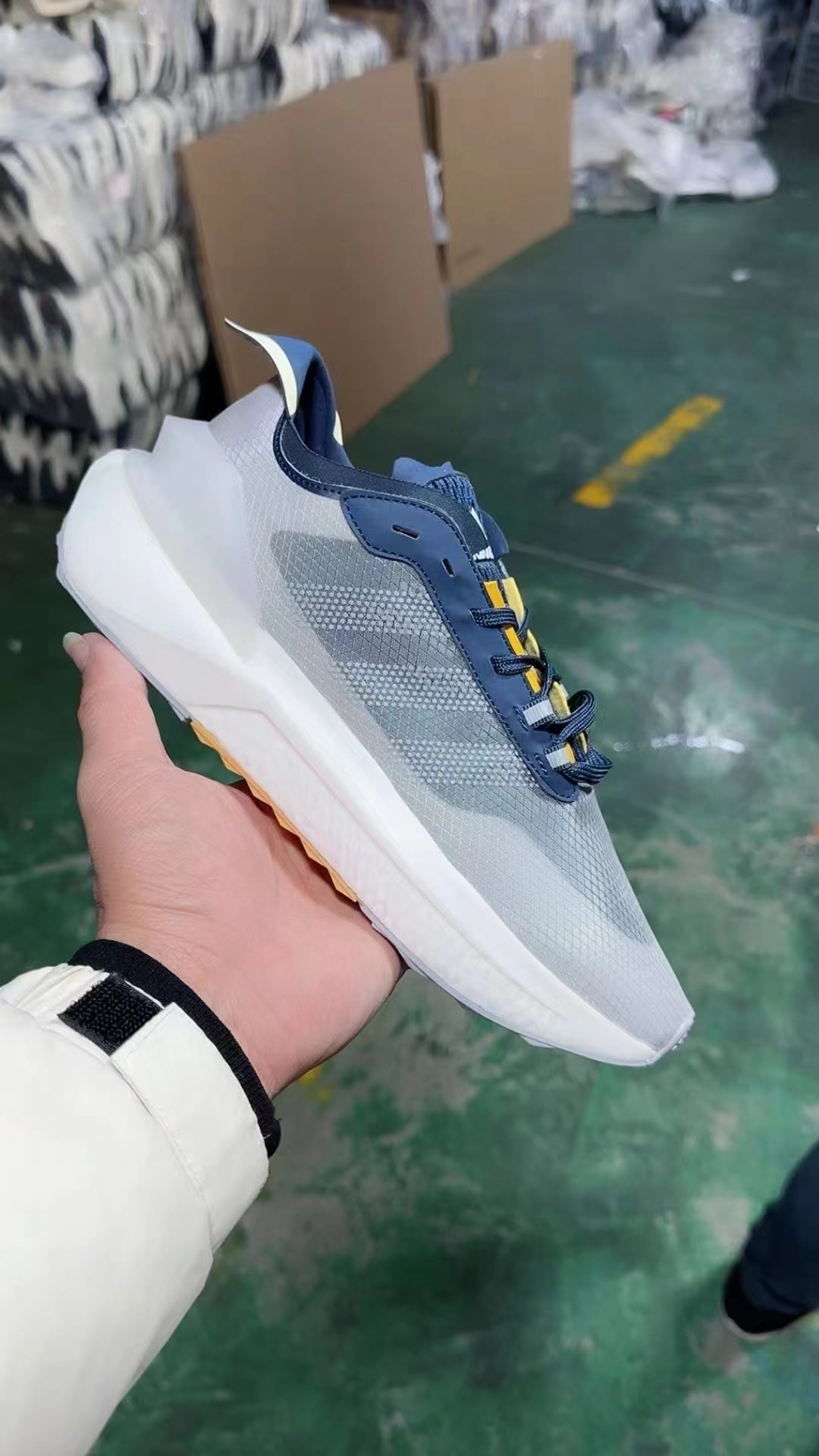 adidas Avryn