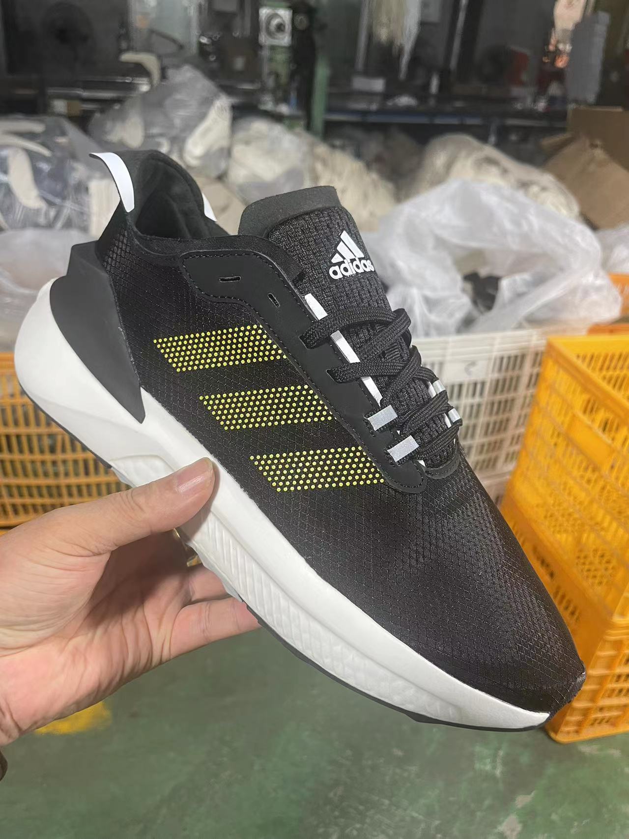 adidas Avryn