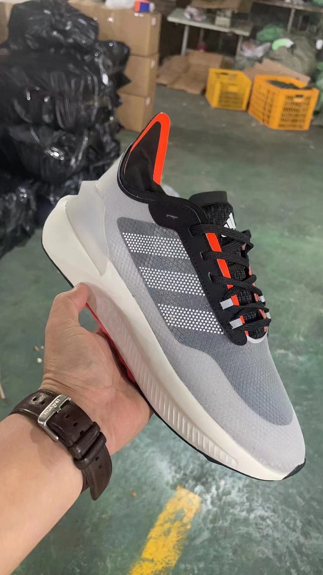 adidas Avryn