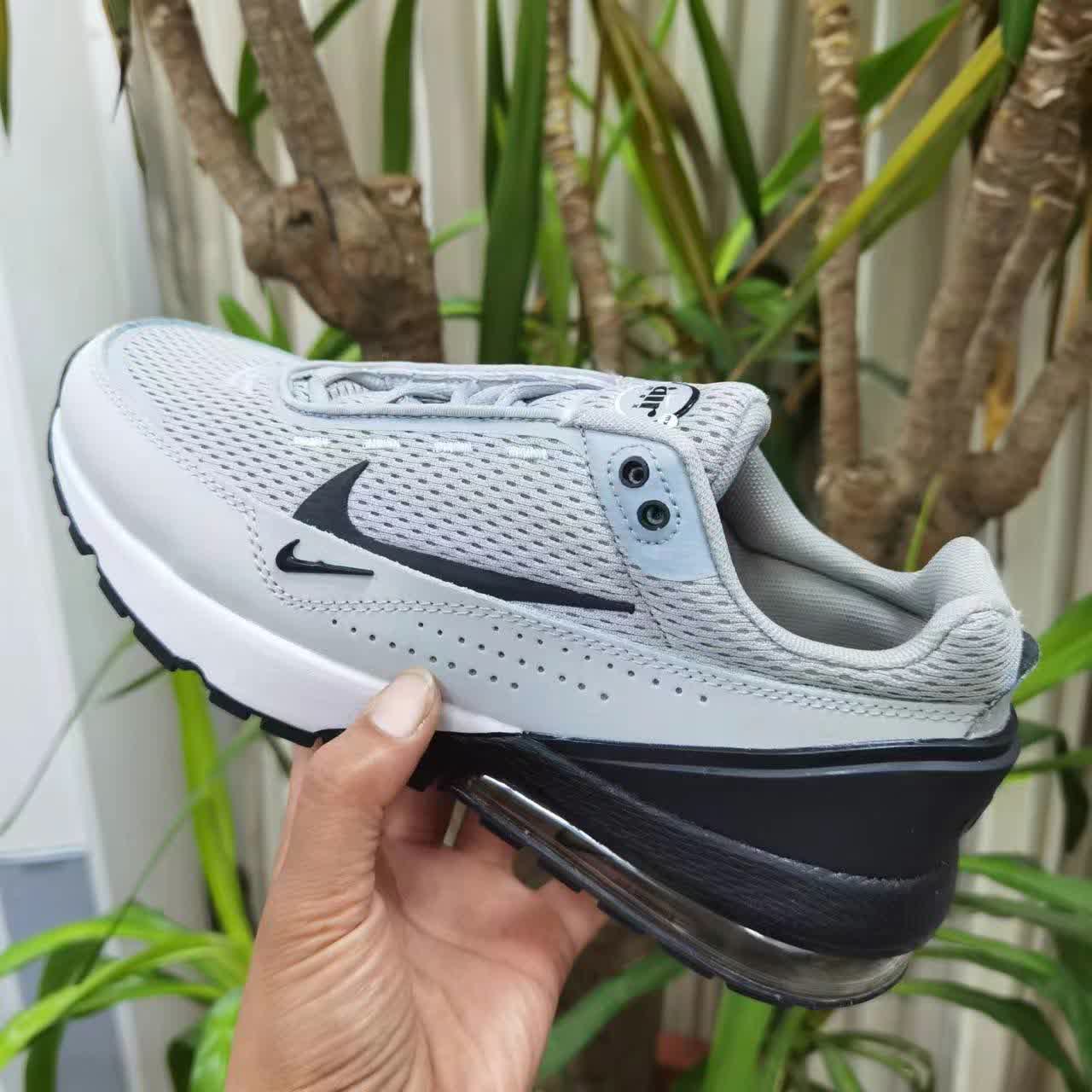 Nike Air Max Pulse