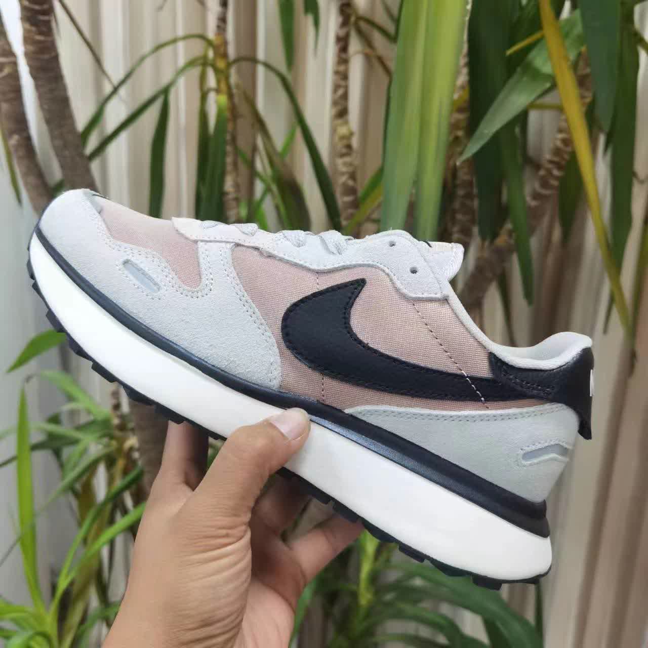 Nike Phoenix Waffle