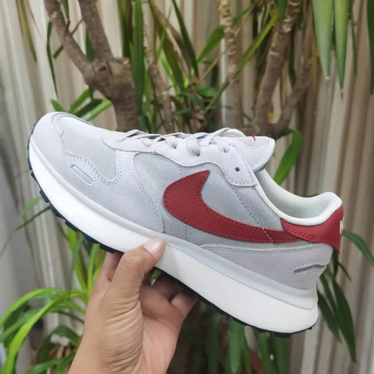 Nike Phoenix Waffle