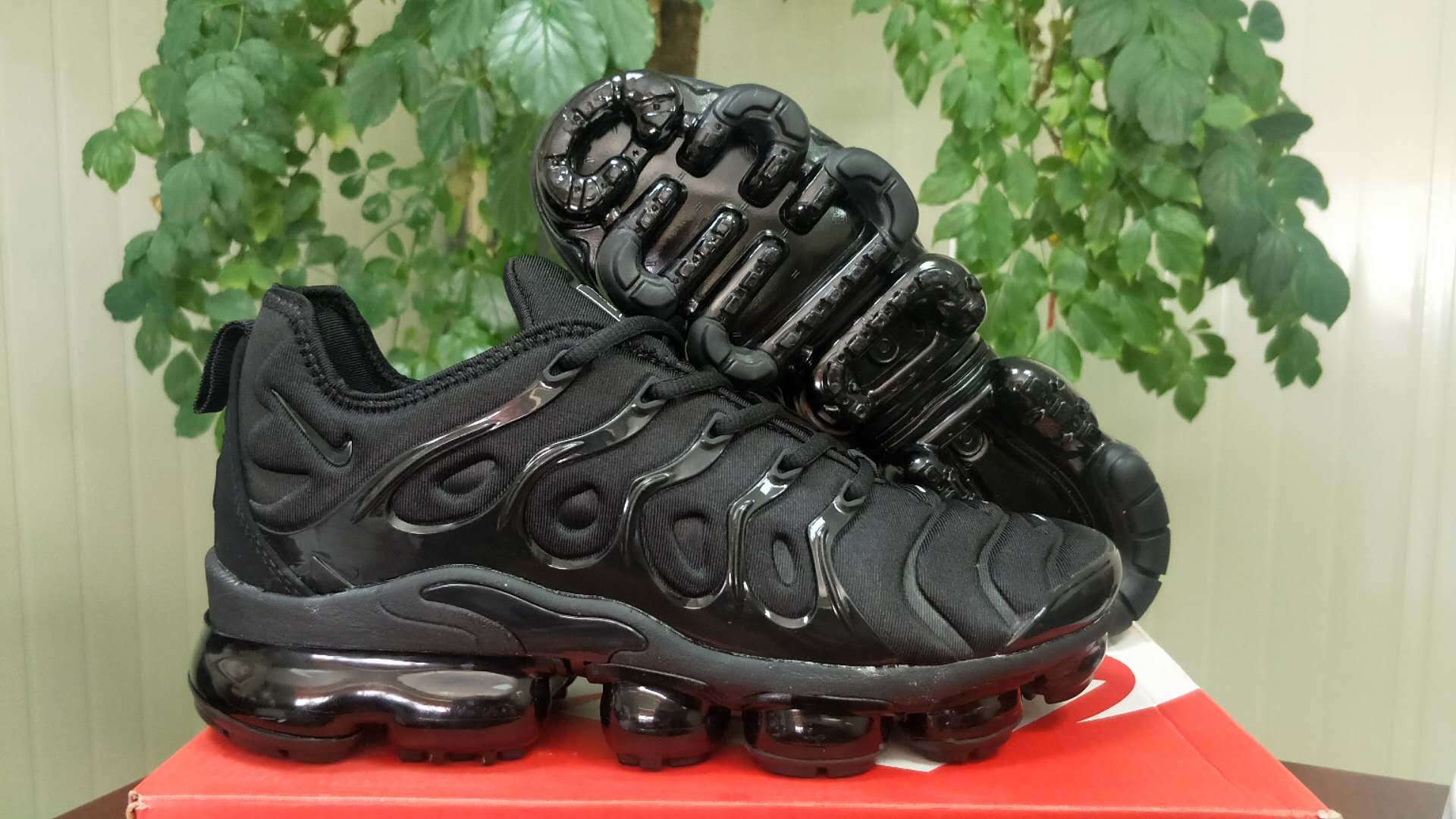 Nike Air VaporMax Plus