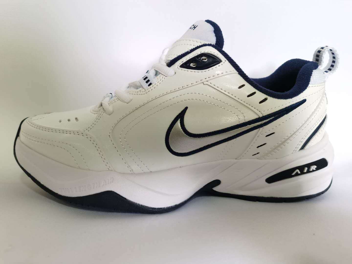 Nike Air Monarch IV