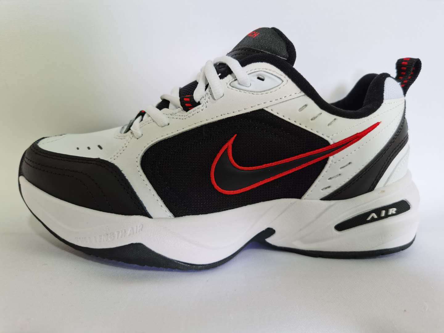 Nike Air Monarch IV