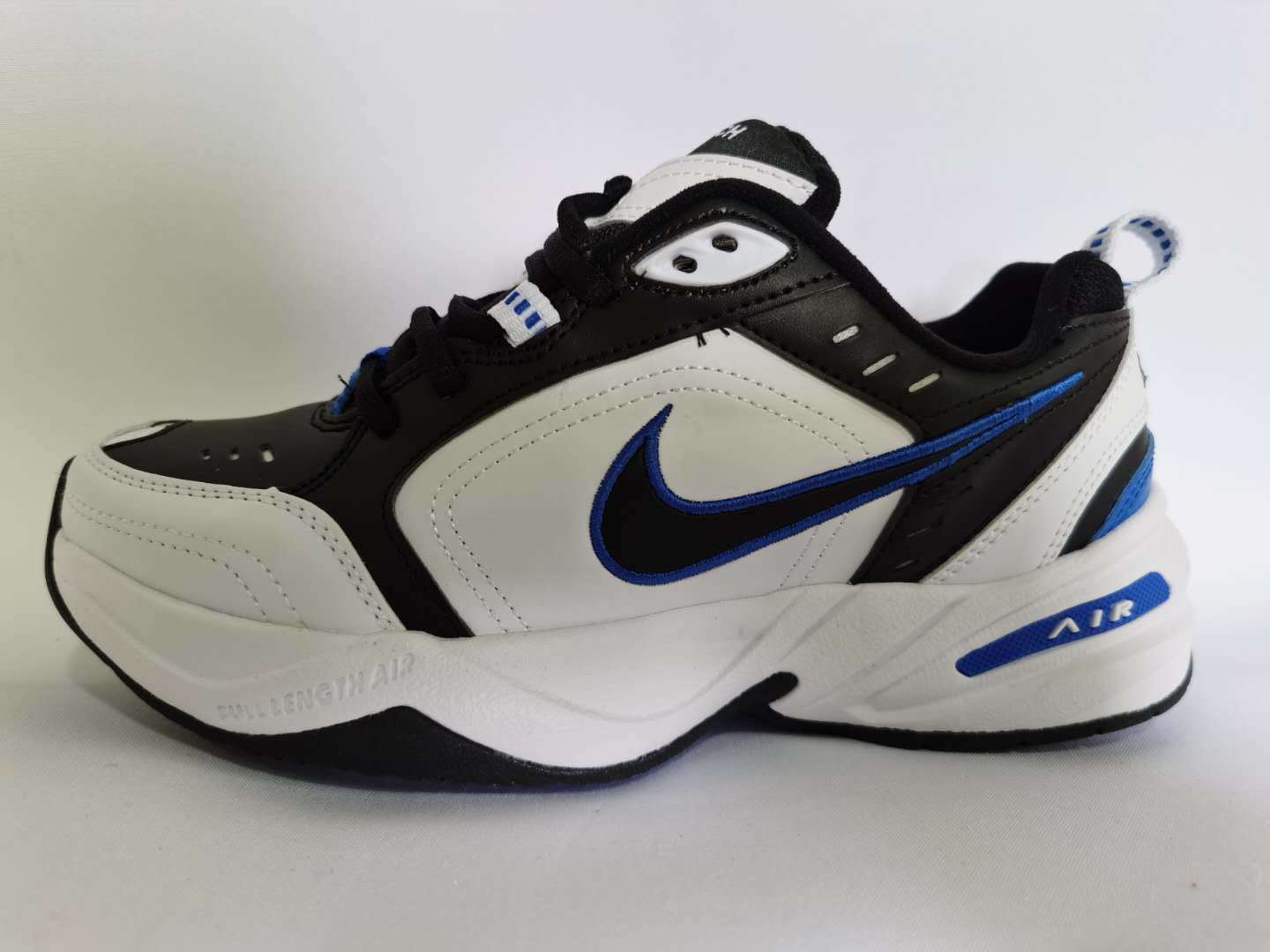 Nike Air Monarch IV