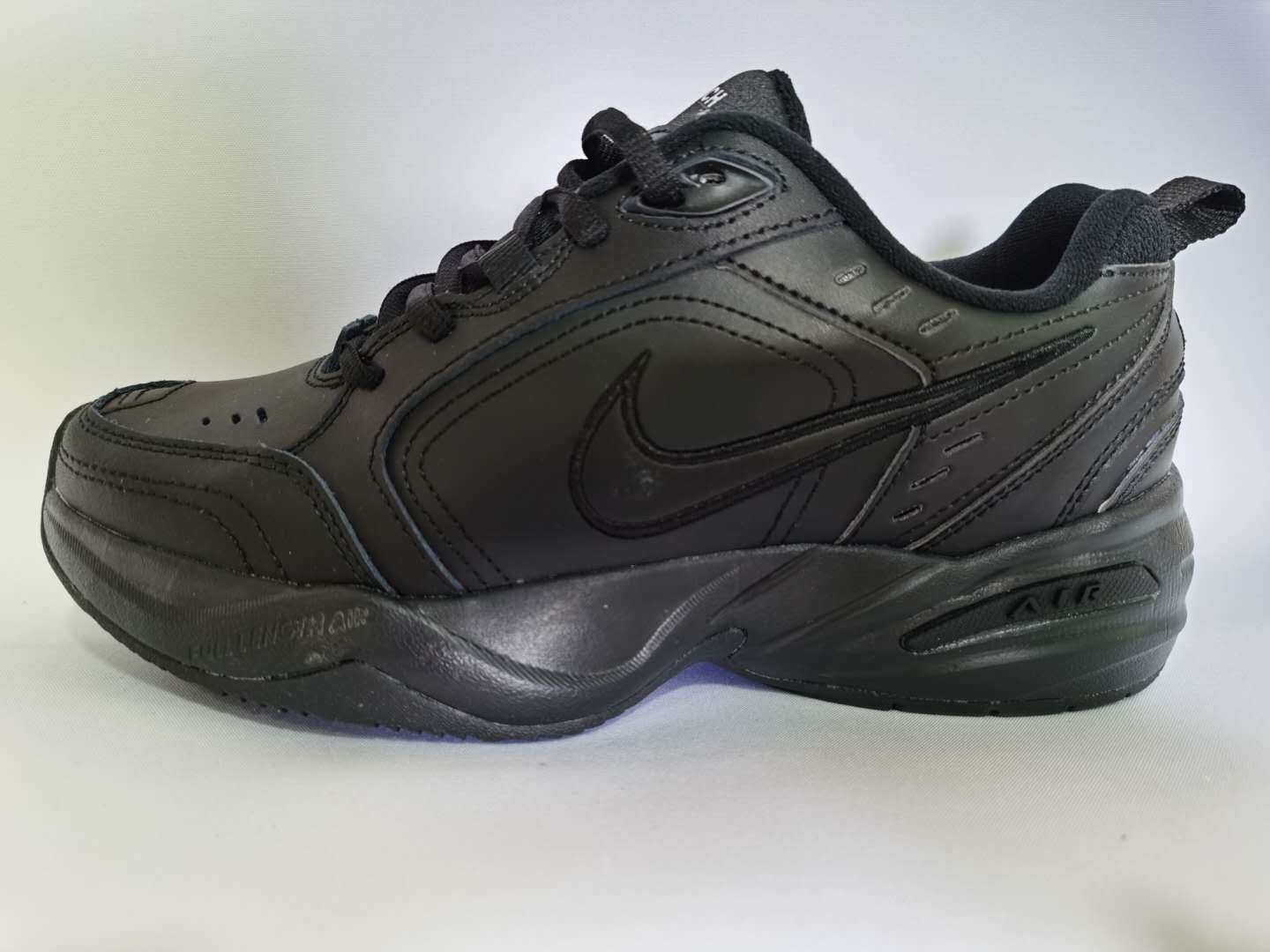 Nike Air Monarch IV