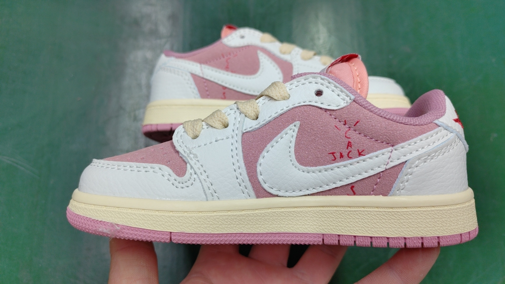 Air Jordan 1/Nike Dunk Low