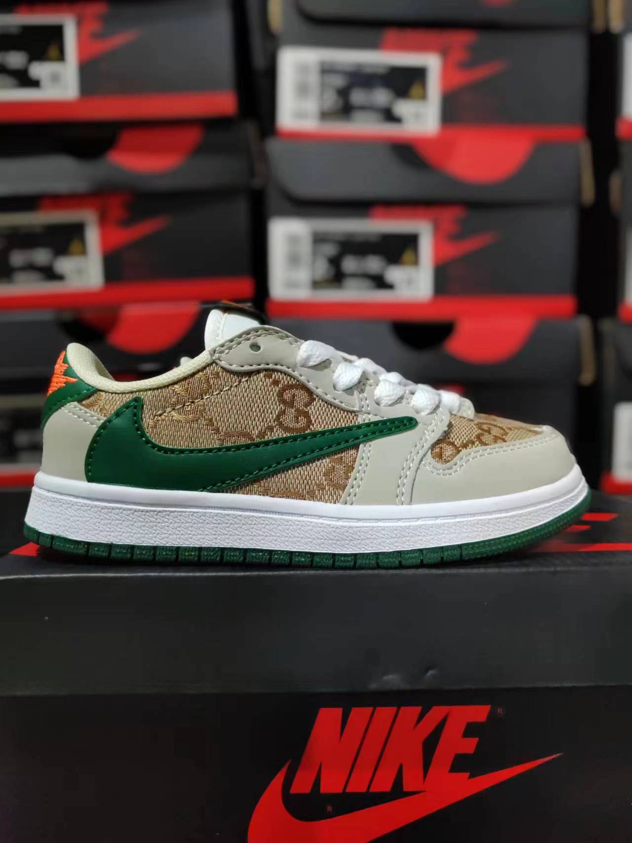 Air Jordan 1/Nike Dunk Low