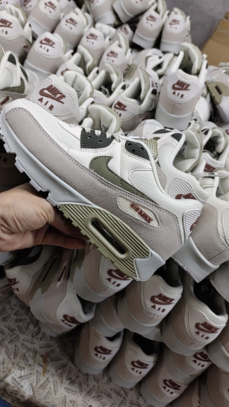 Nike.90 67